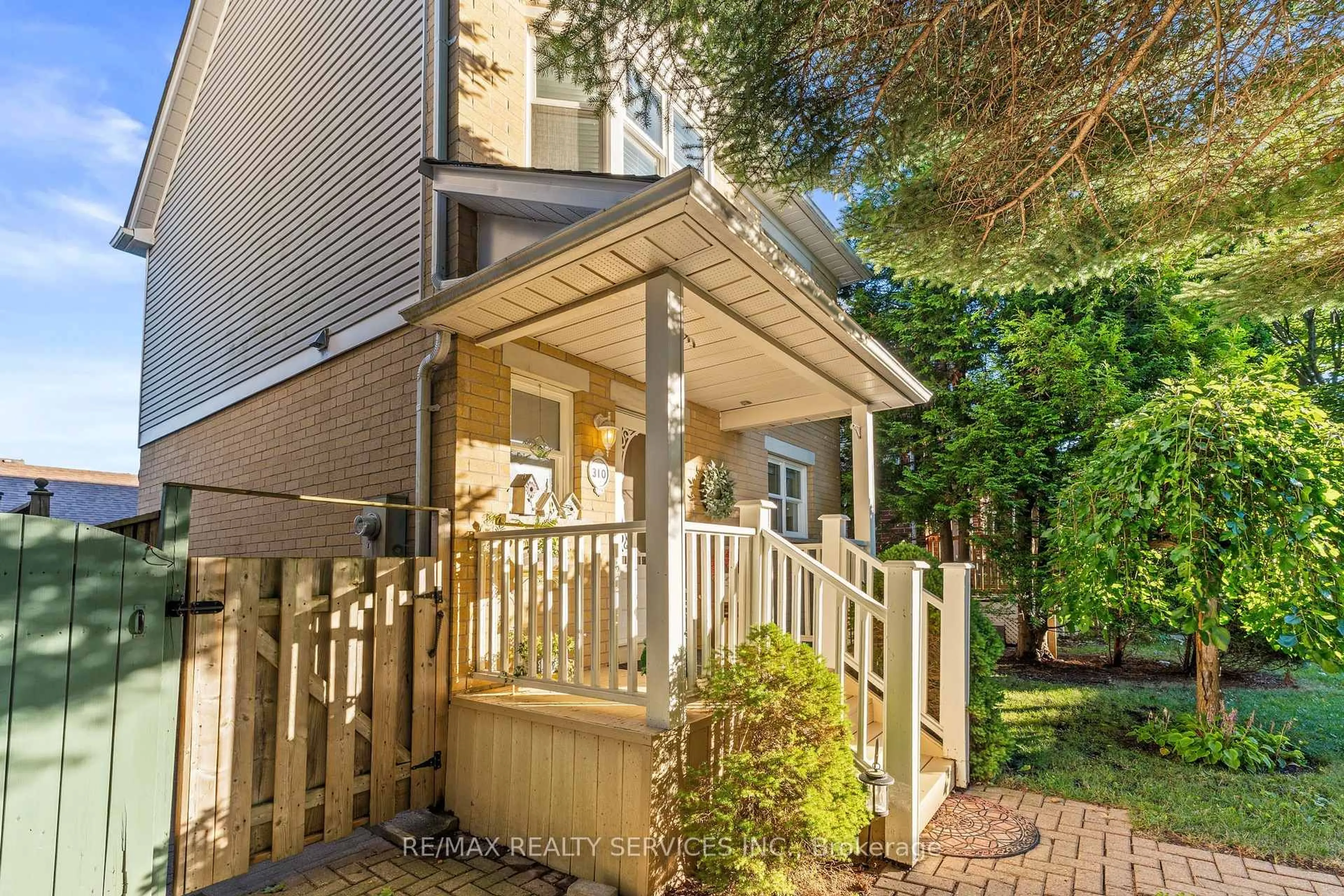 Patio, street for 310 Dogwood St, Orangeville Ontario L9W 4Z7