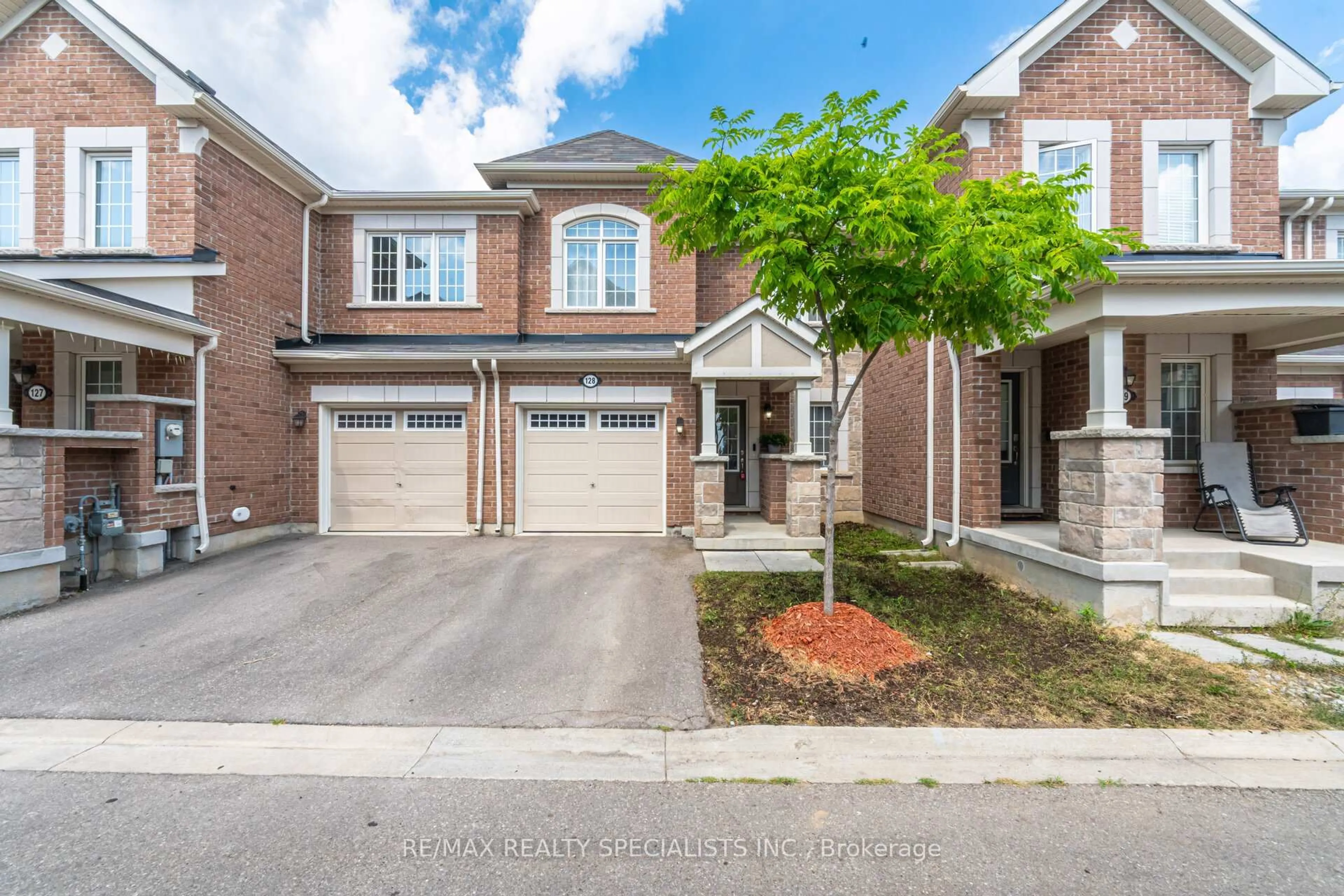 Home with brick exterior material, street for 1000 Asleton Blvd #128, Milton Ontario L9T 9L2