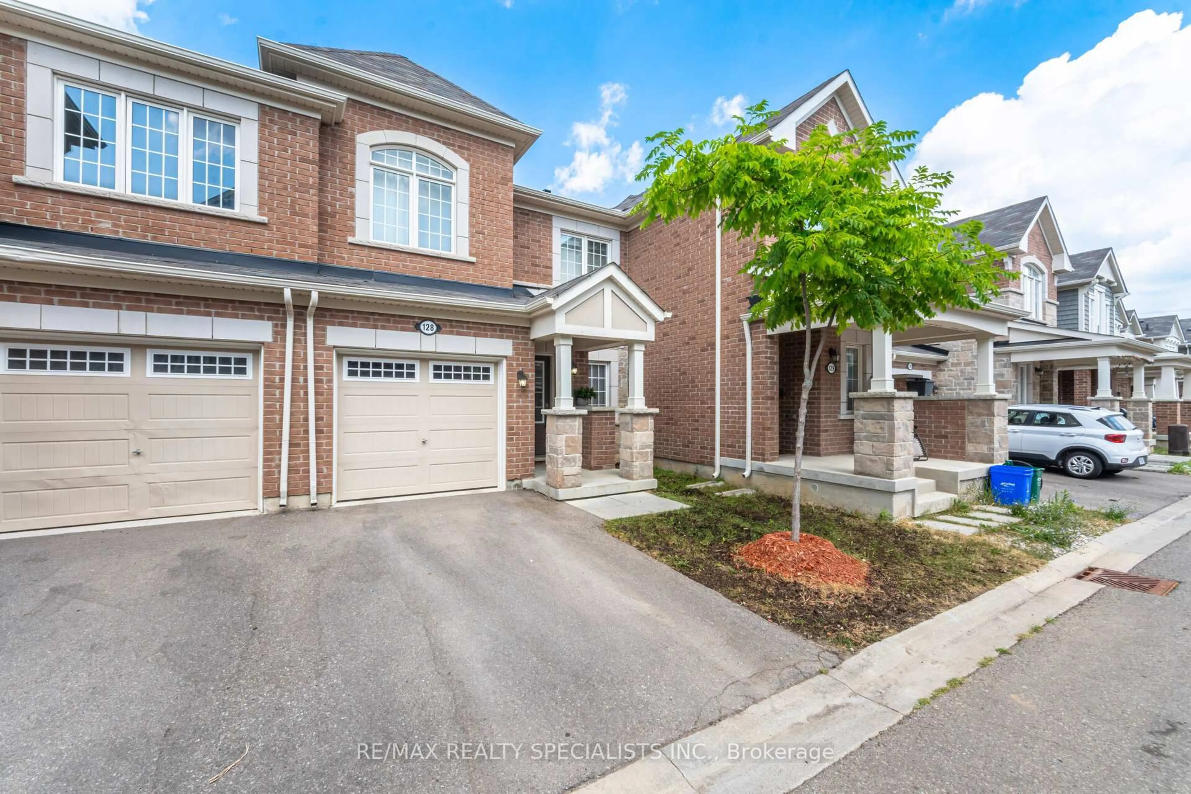 Home with brick exterior material, street for 1000 Asleton Blvd #128, Milton Ontario L9T 9L2