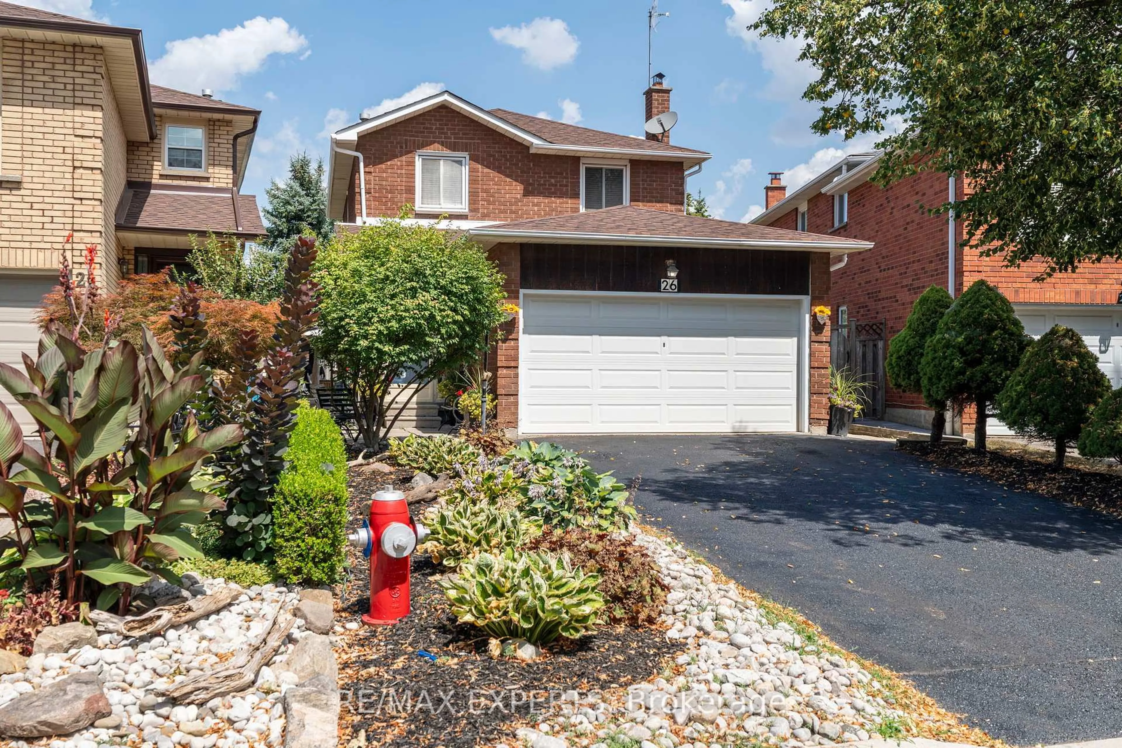 Home with brick exterior material, street for 26 Langholm Crt, Brampton Ontario L6Z 2Y1