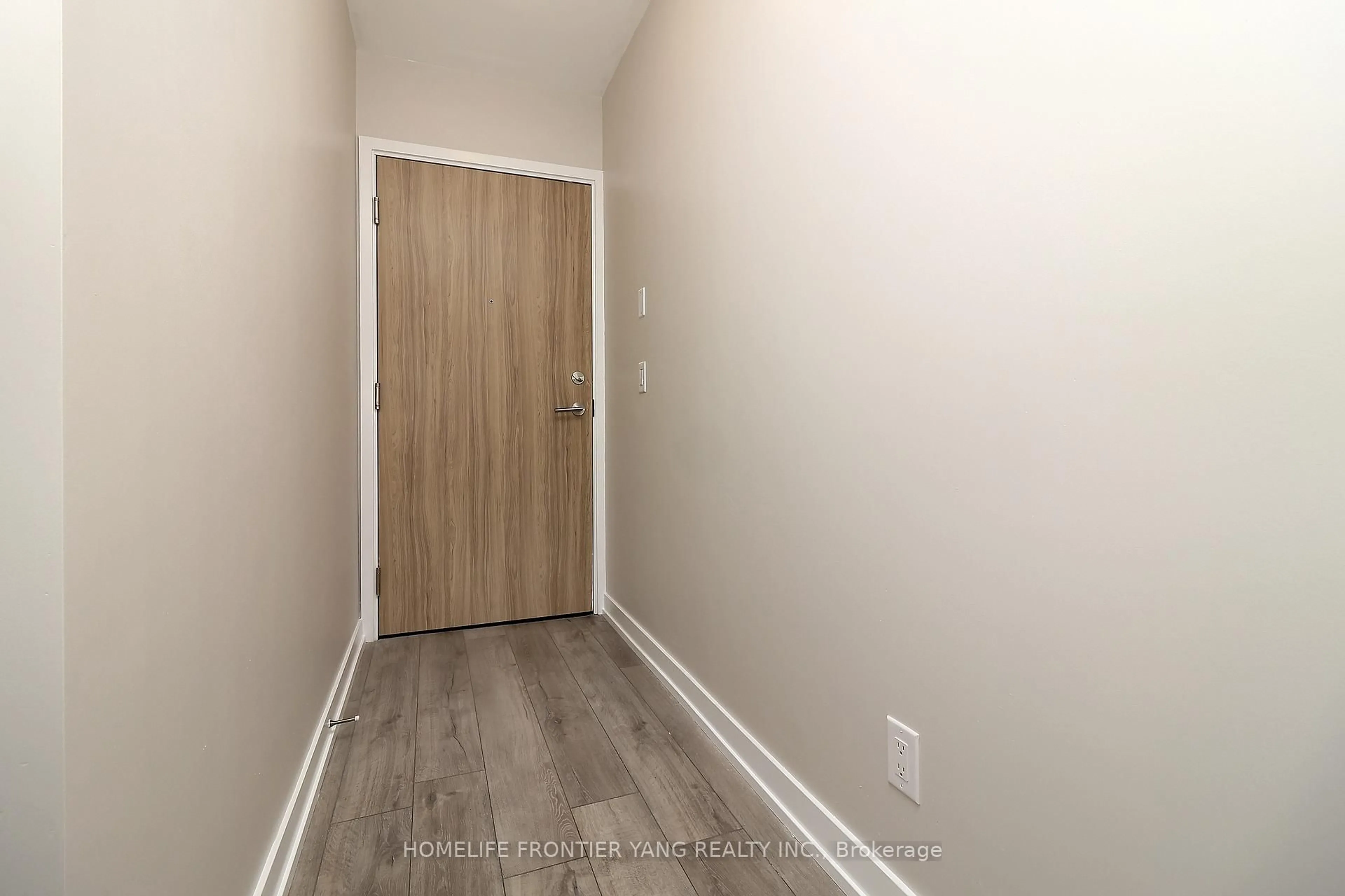 Indoor entryway for 3100 Keele St #702, Toronto Ontario M3M 2H4