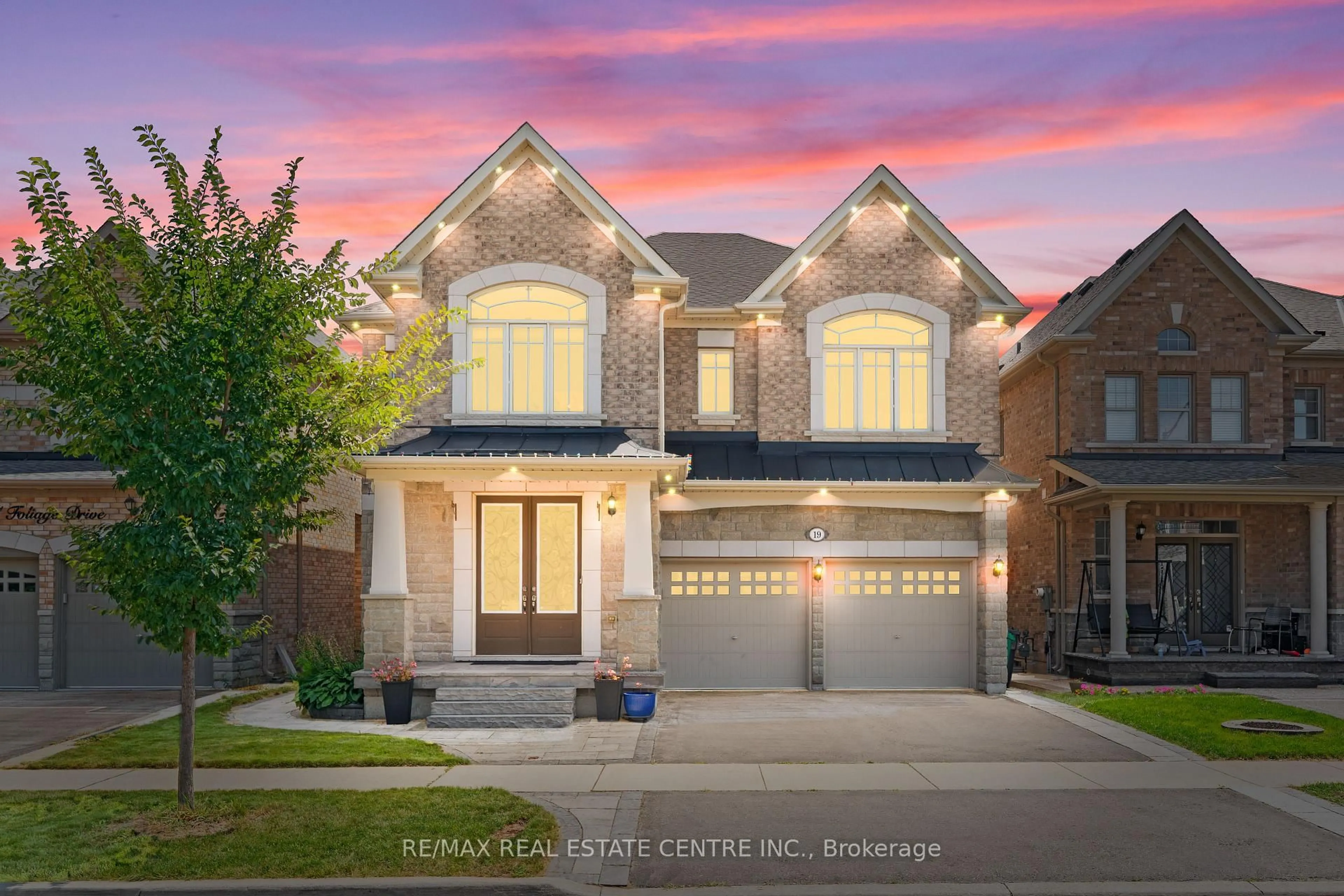 Home with brick exterior material, street for 19 Foliage Dr, Brampton Ontario L7A 4M7