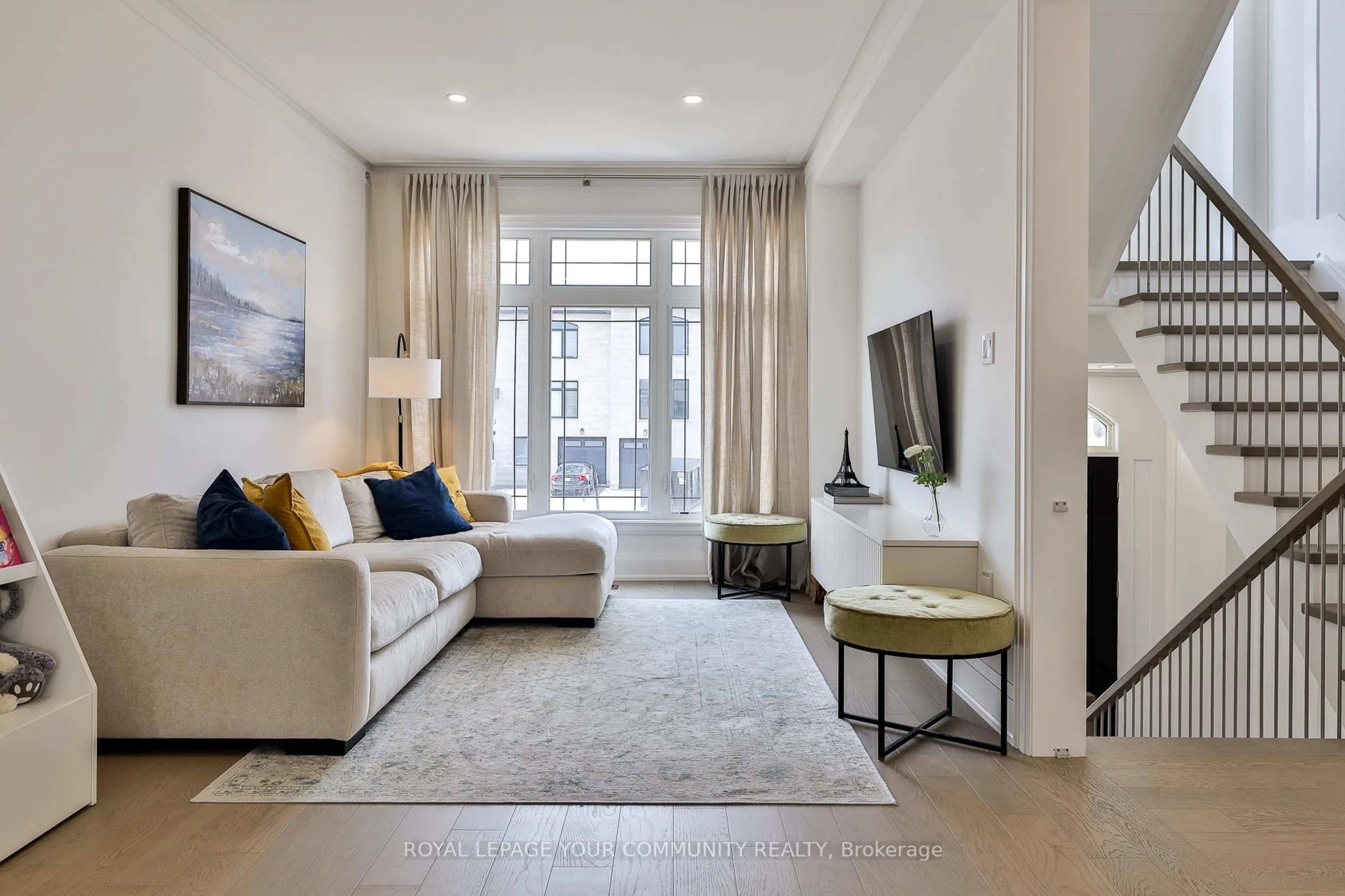 Living room with furniture, unknown for 37 St Gaspar Crt, Toronto Ontario M9L 1L1