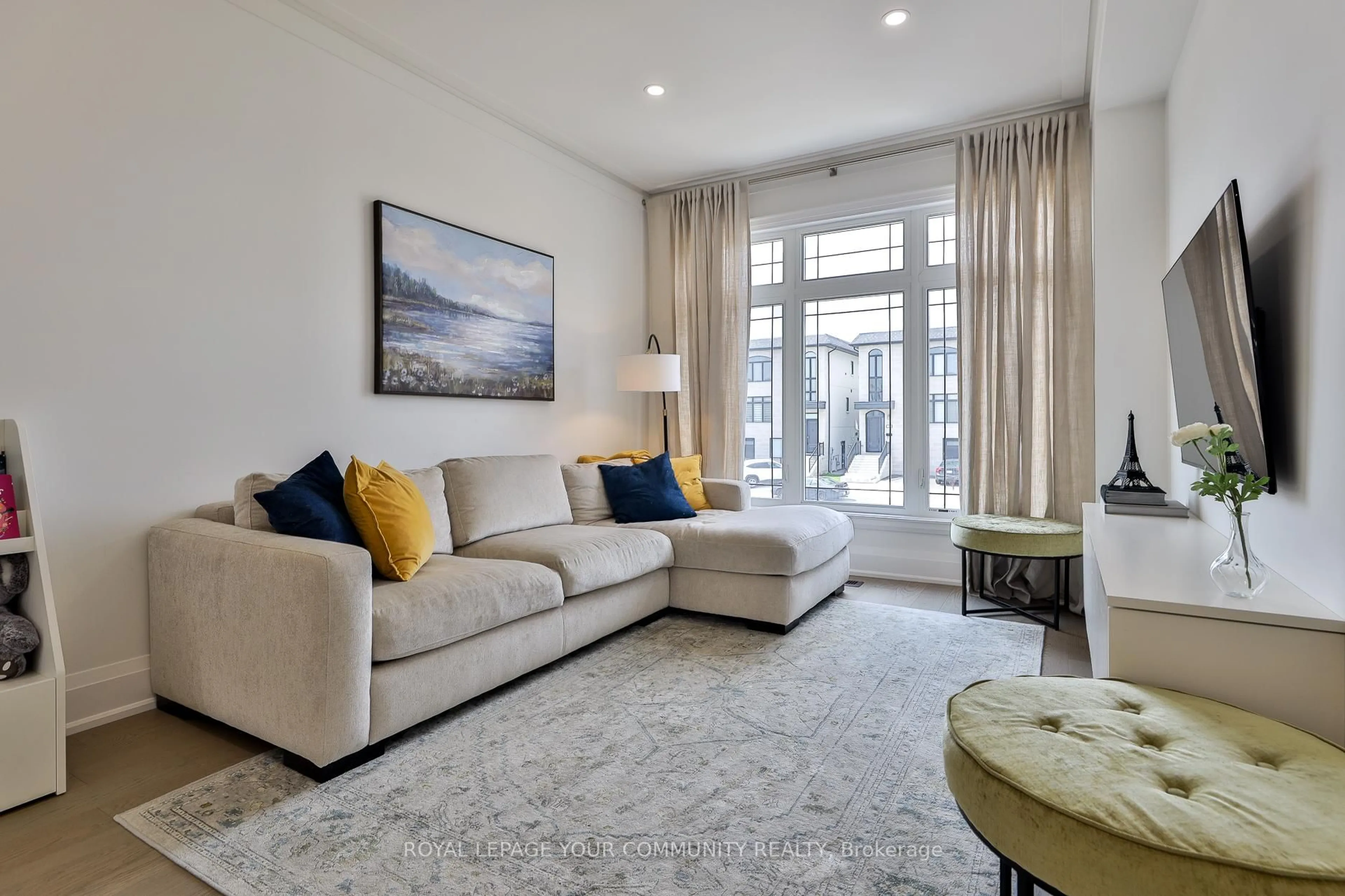 Living room with furniture, unknown for 37 St Gaspar Crt, Toronto Ontario M9L 1L1