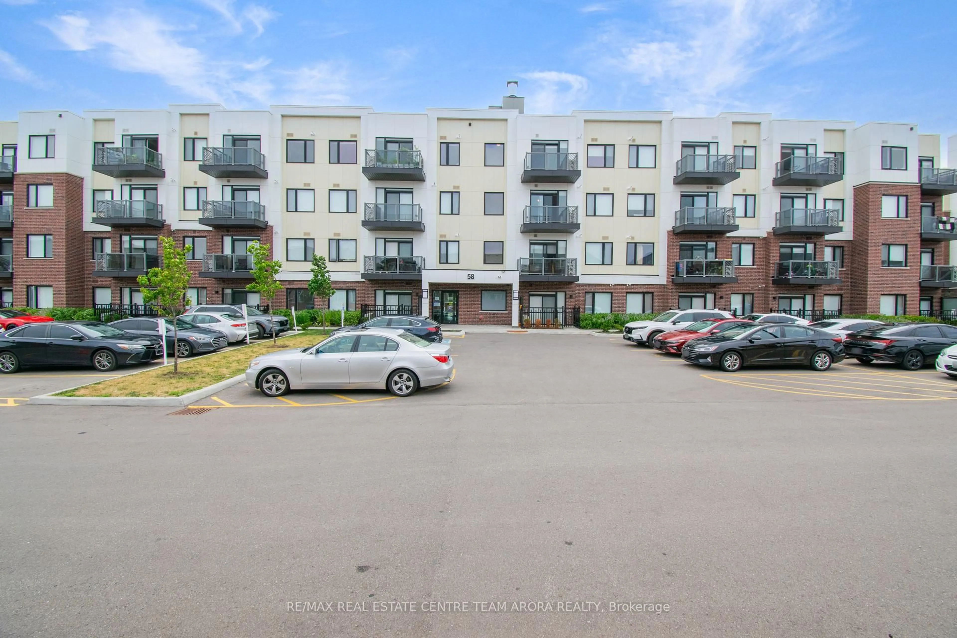 A pic from outside/outdoor area/front of a property/back of a property/a pic from drone, unknown for 58 Sky Harbour Dr #417, Brampton Ontario L6Y 0C1