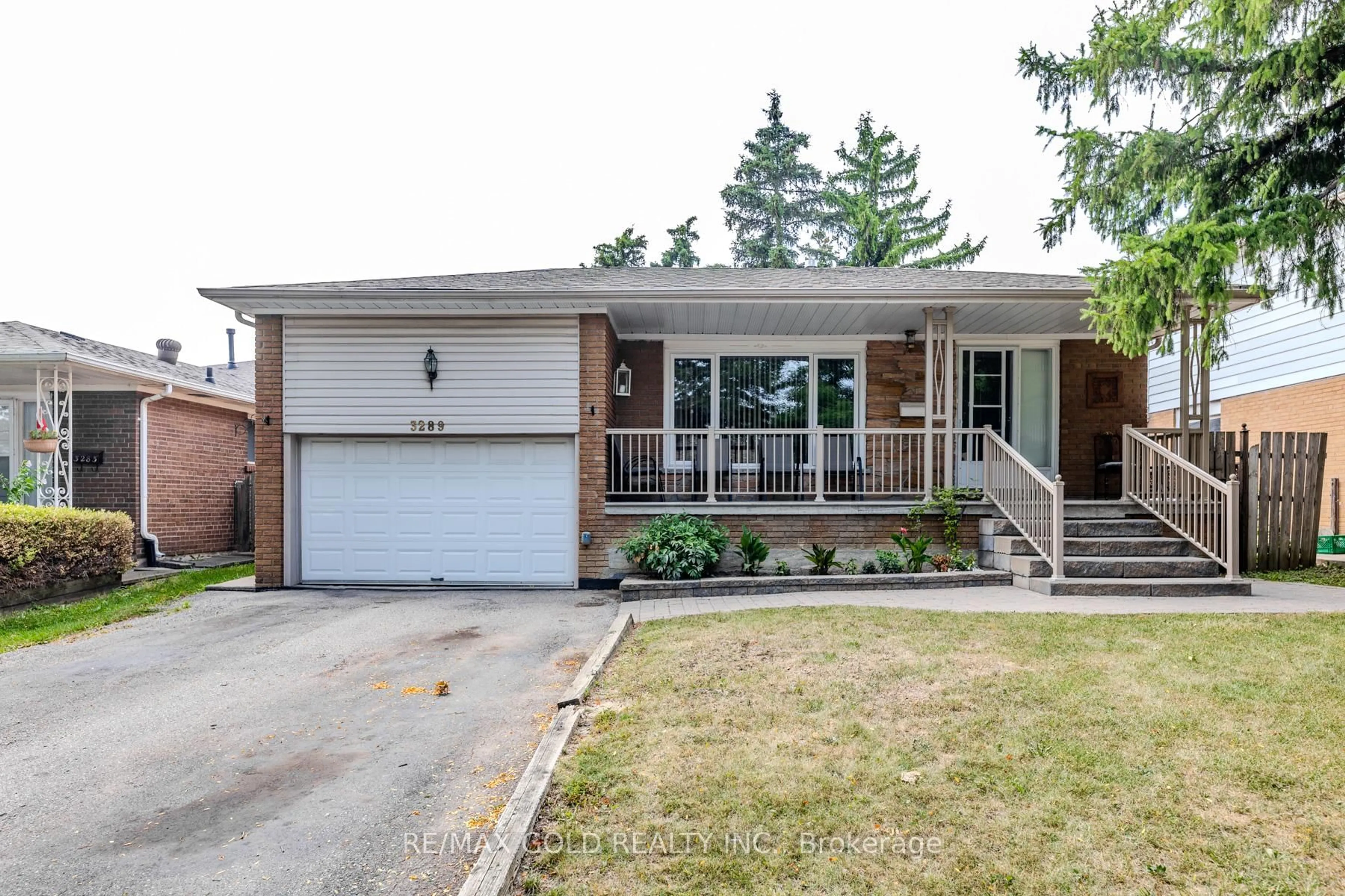 Home with brick exterior material, street for 3289 Twilight Rd, Mississauga Ontario L4T 1Z8