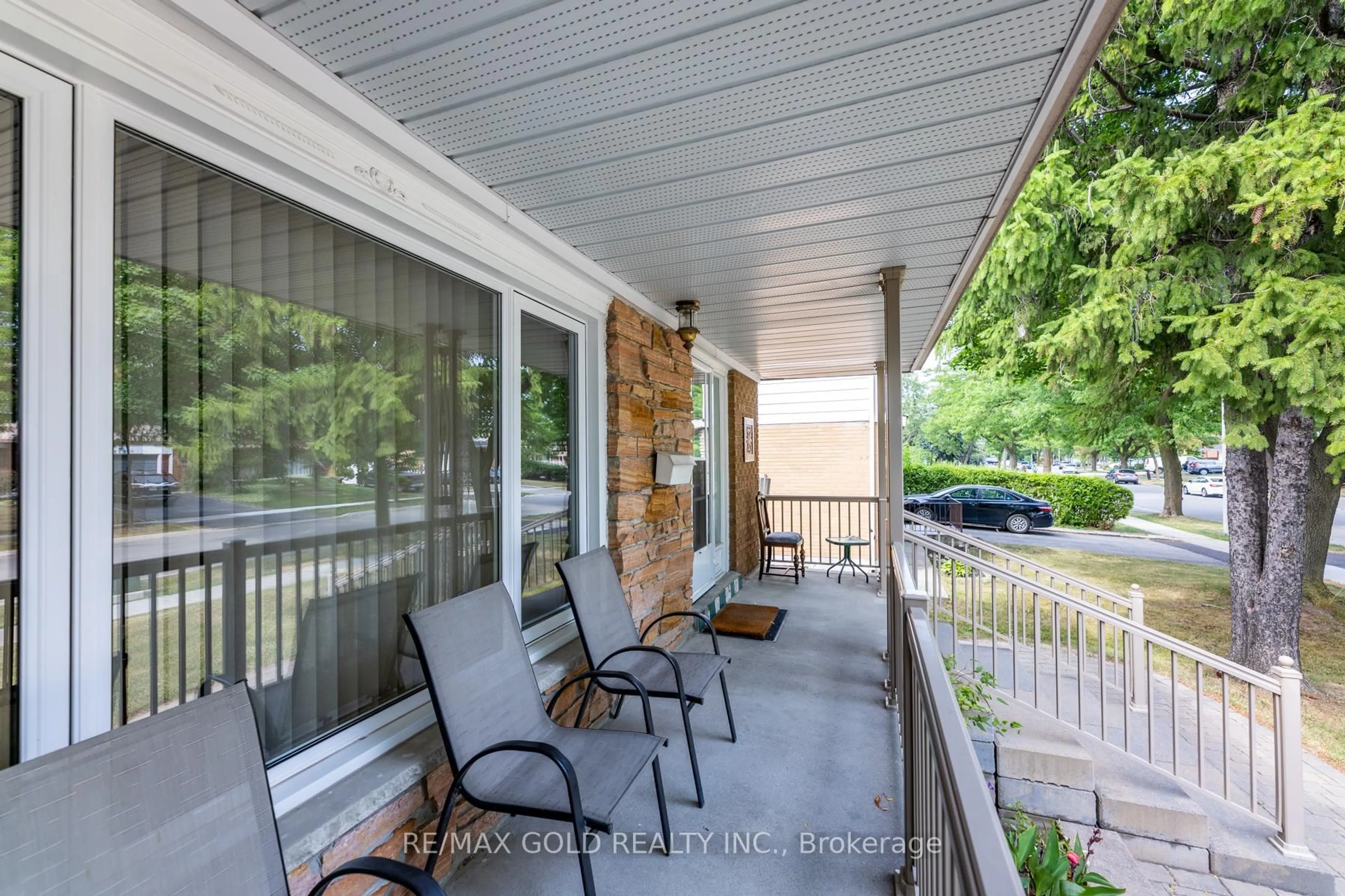 Patio, water/lake/river/ocean view for 3289 Twilight Rd, Mississauga Ontario L4T 1Z8