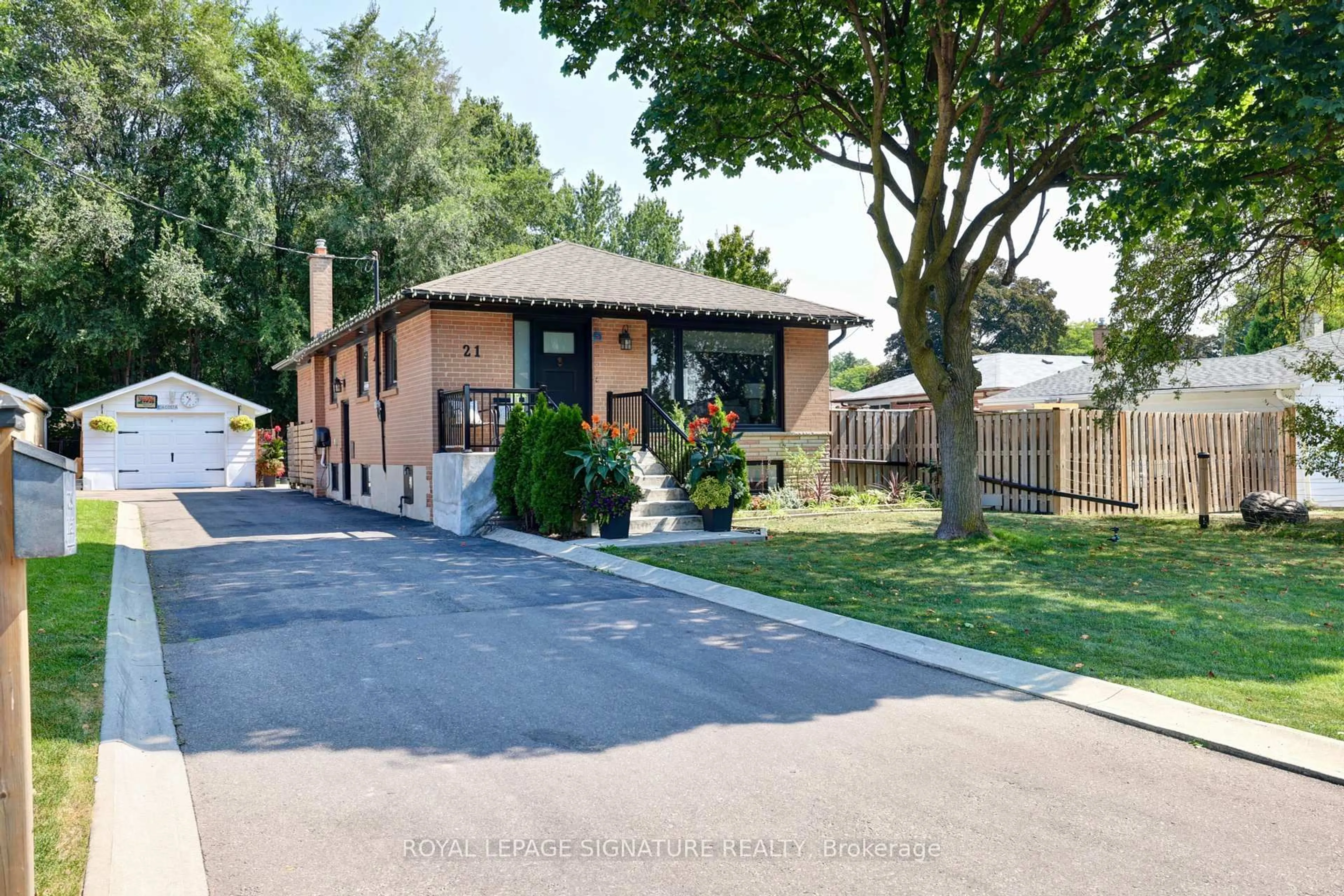 Unknown for 21 Harper Rd, Brampton Ontario L6W 2W3