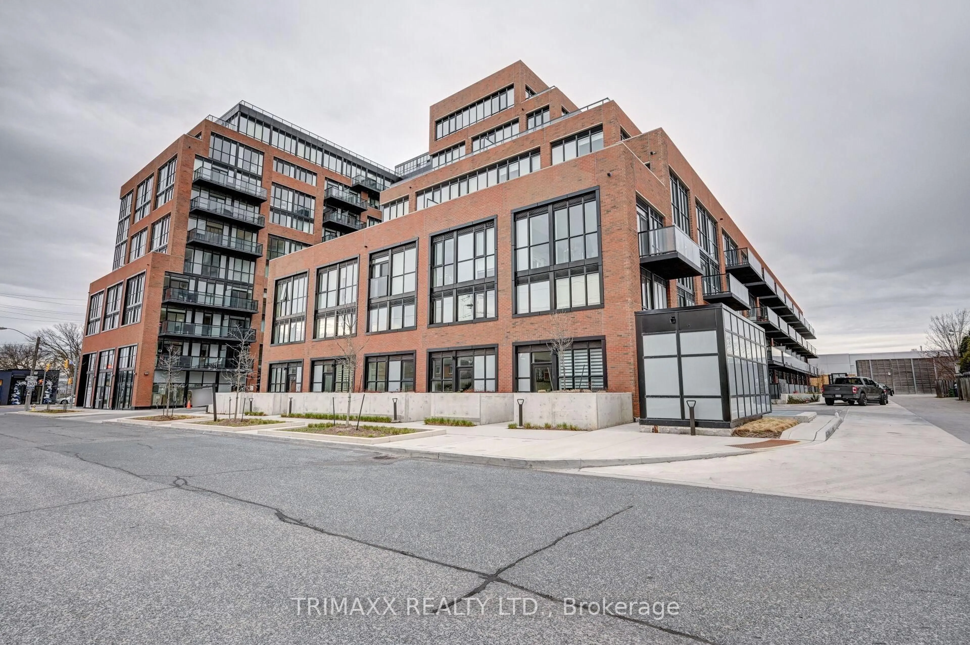 Unknown for 12 Symes Rd #102, Toronto Ontario M6N 3T1