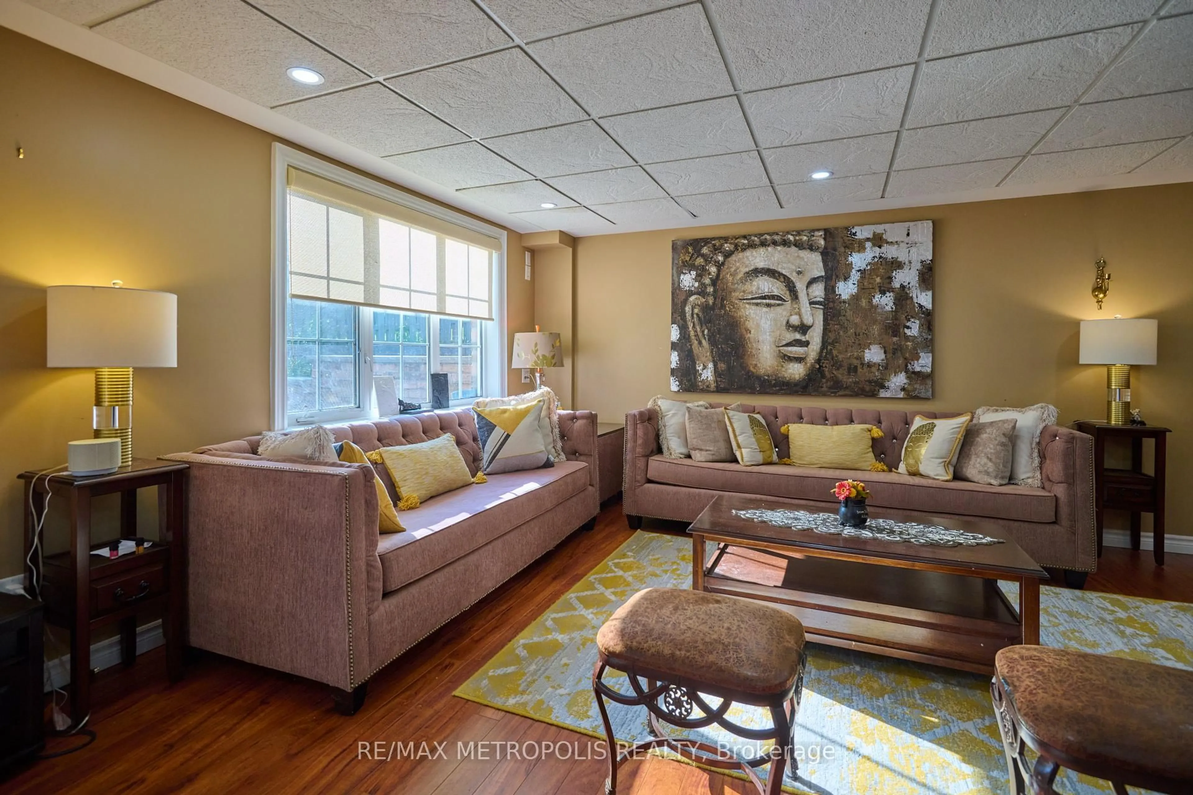 Living room with furniture, unknown for 4 Champion Crt, Brampton Ontario L6Y 5G9