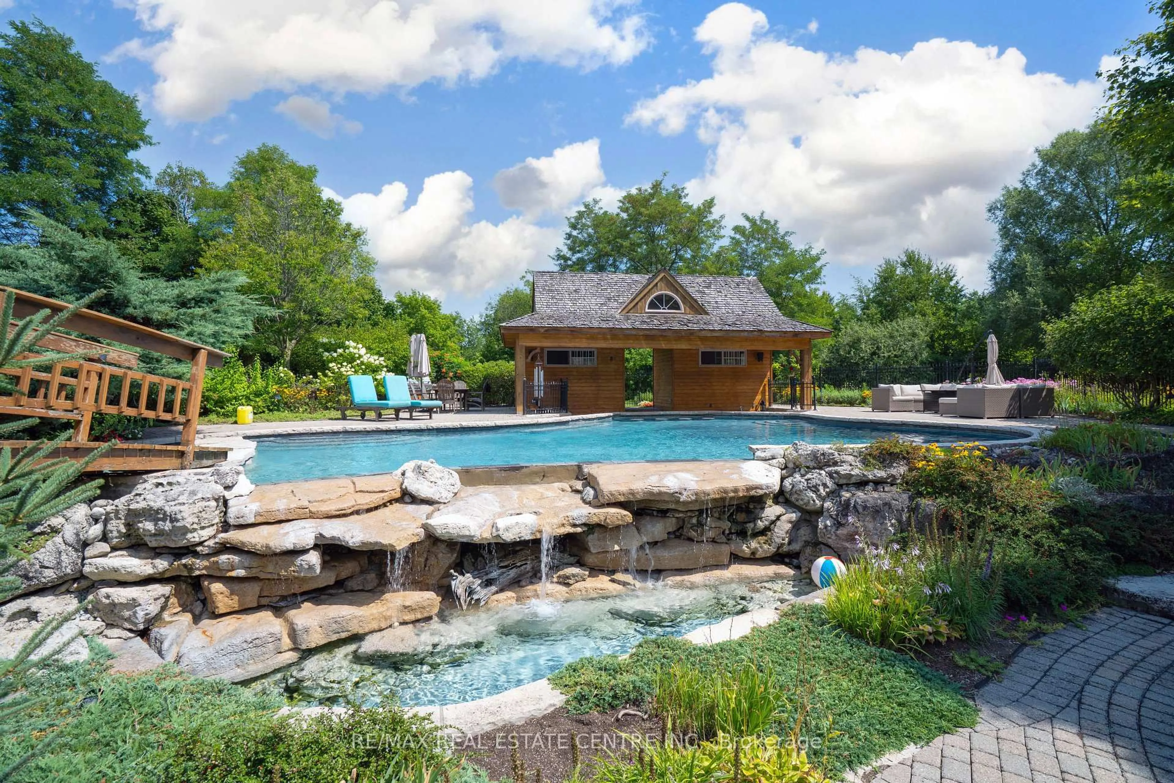 Pool for 13701 4th Nassagaweya Line, Milton Ontario N0B 2K0