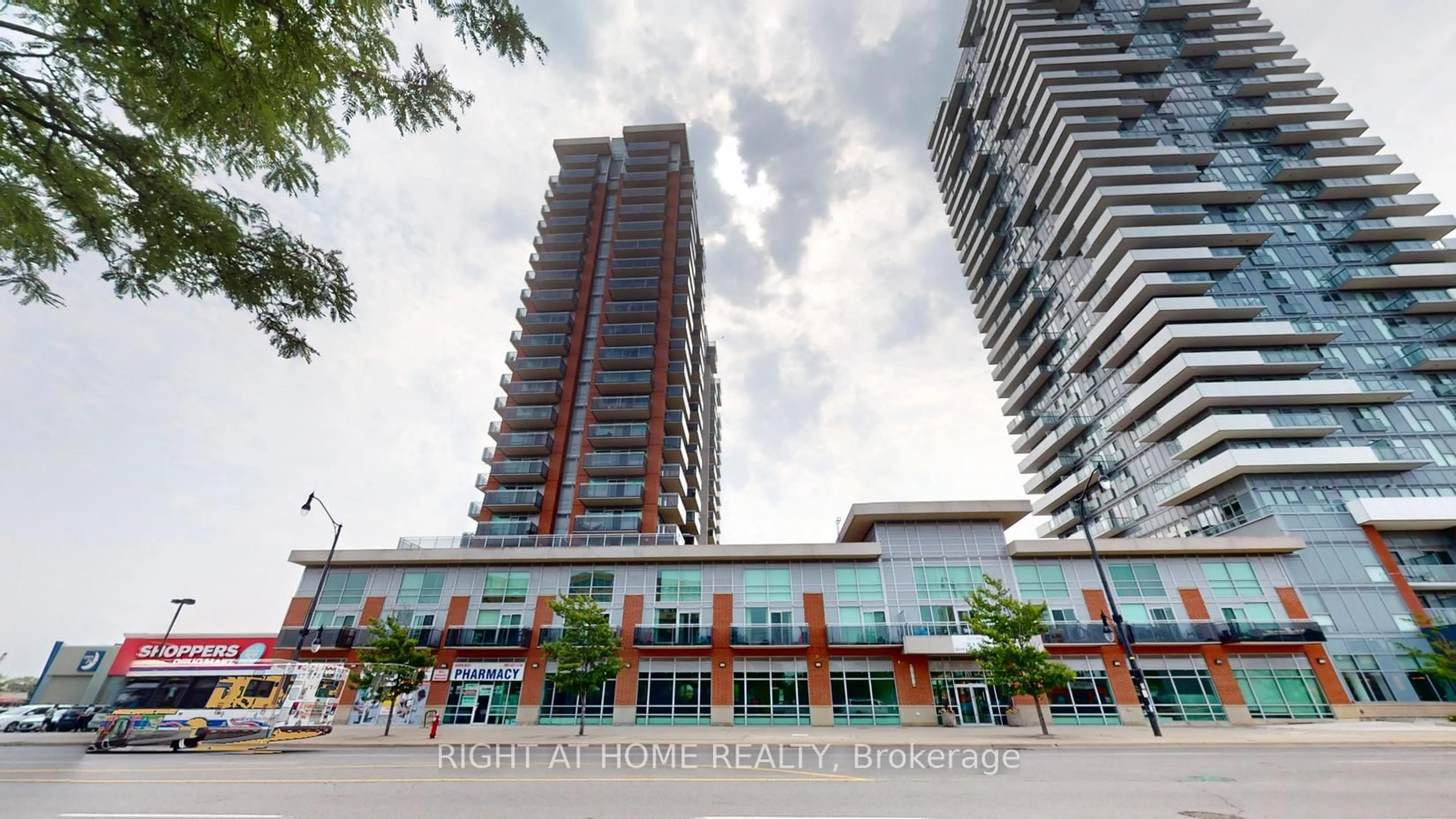Unknown for 215 Queen St #509, Brampton Ontario L6W 0A9
