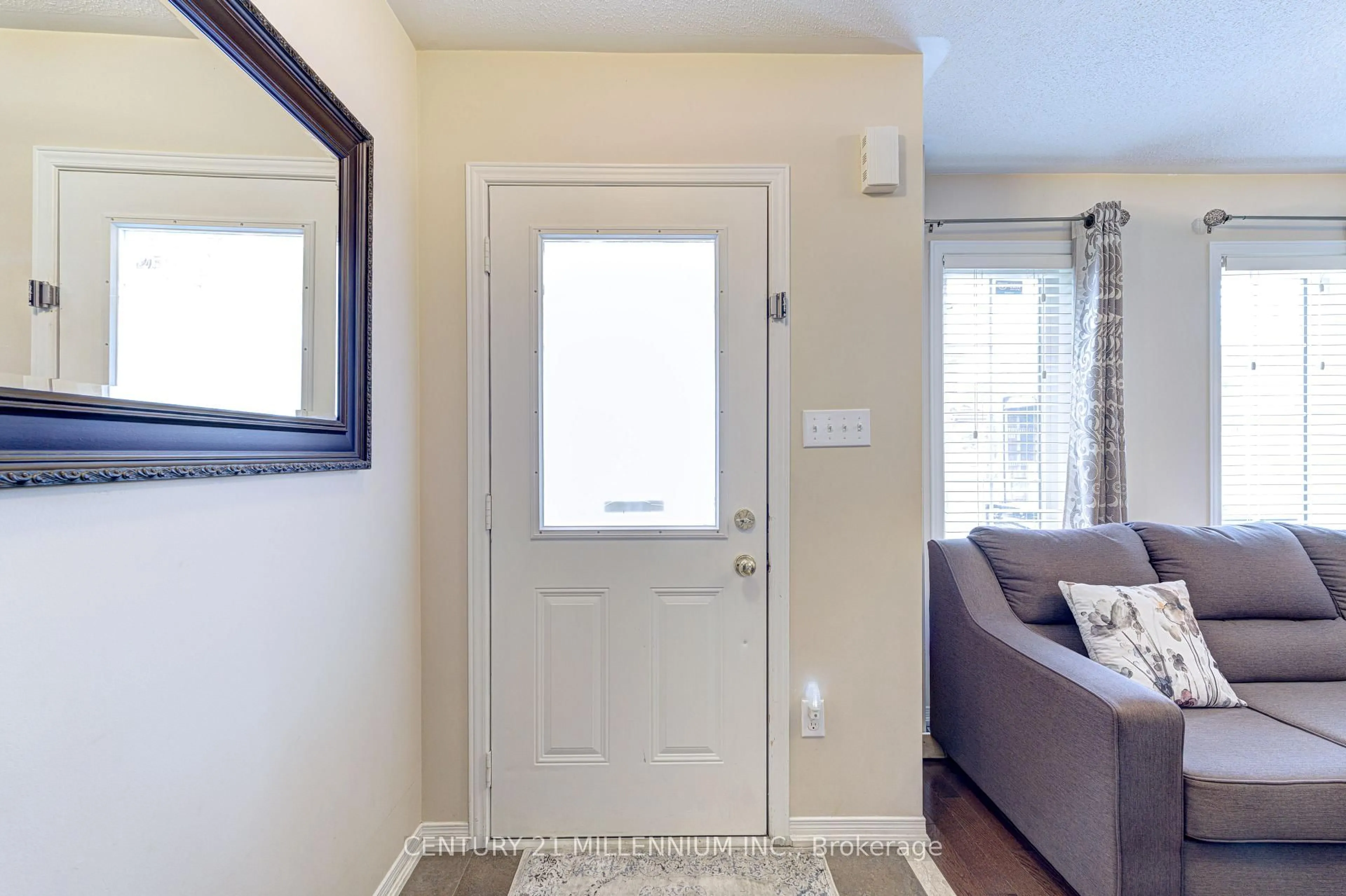 Indoor entryway for 13 Coolwater Dr, Brampton Ontario L6R 0X4