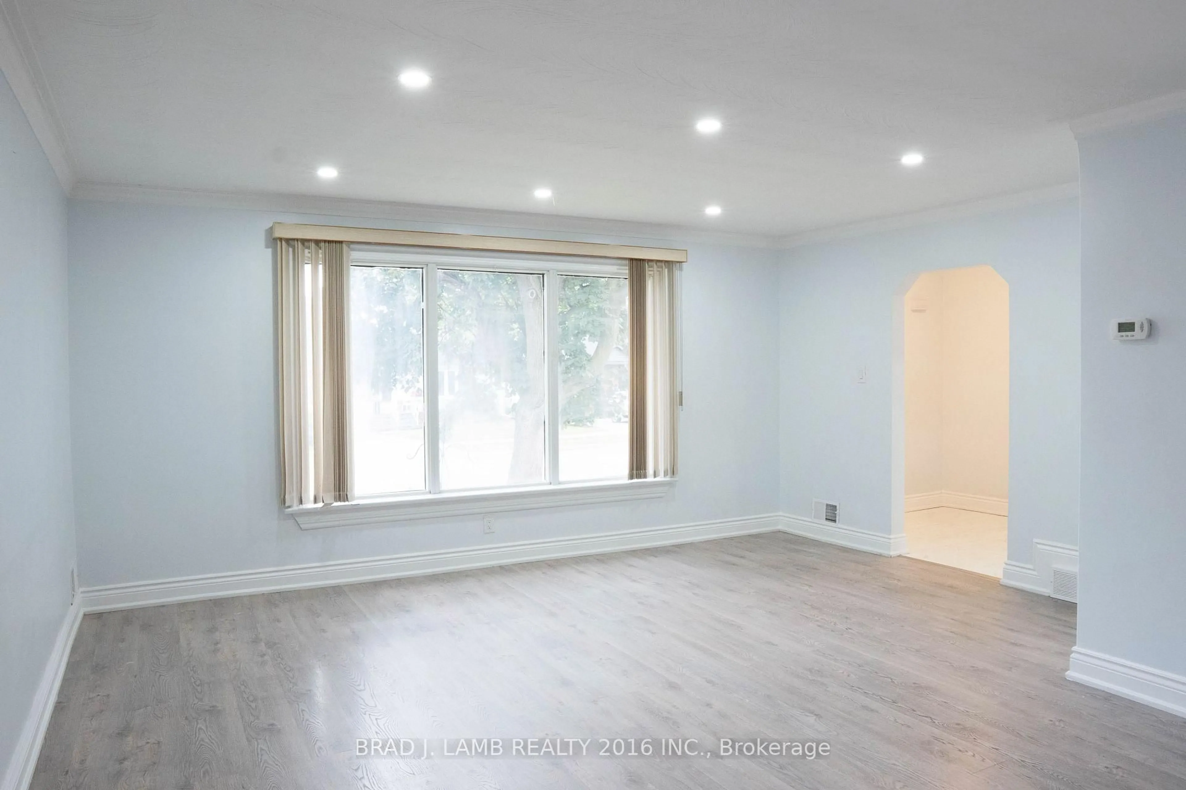 A pic of a room for 42 Lynnford Dr, Toronto Ontario M9B 1H7