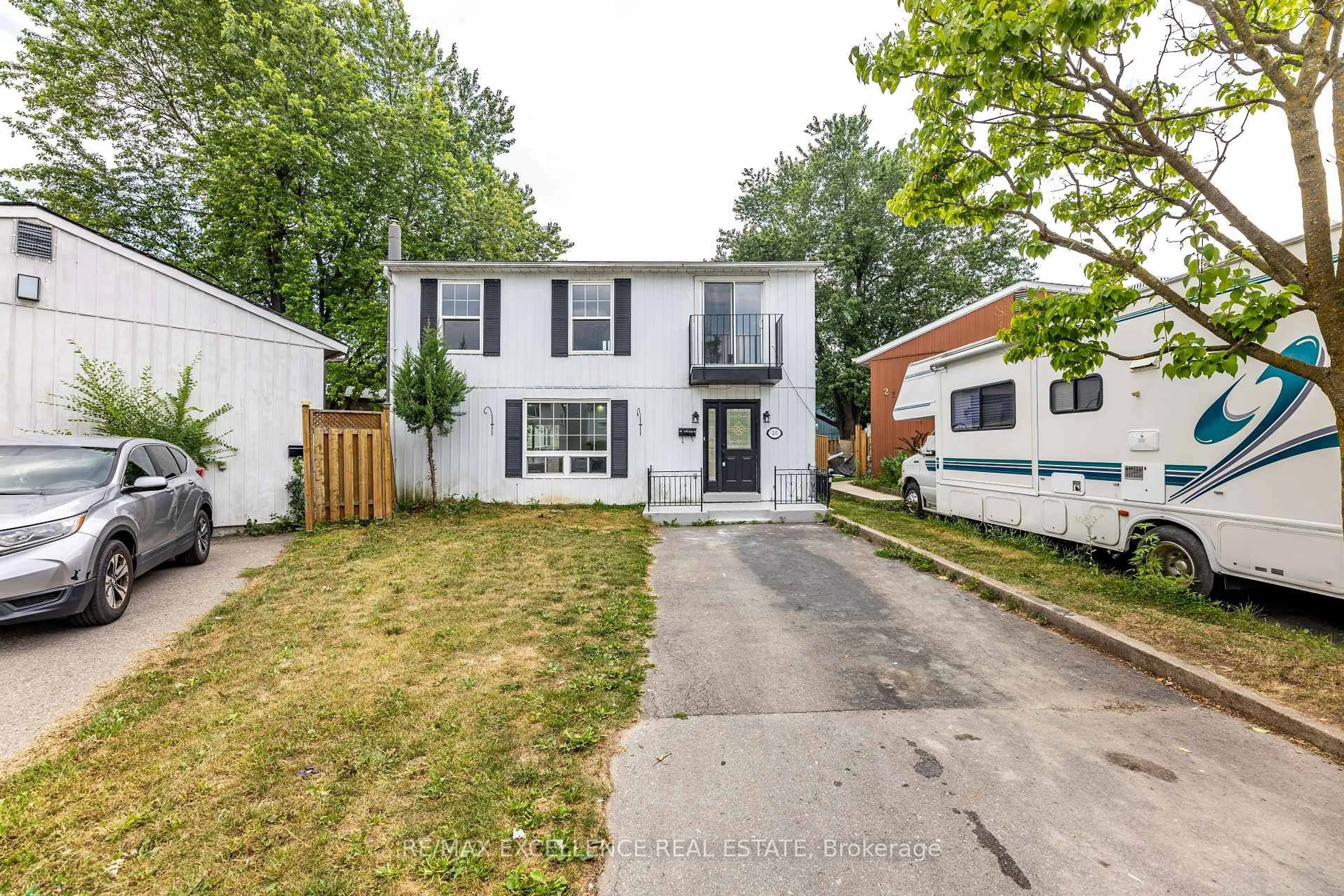 Unknown for 20 Hedgeson Crt, Brampton Ontario L6S 1P2