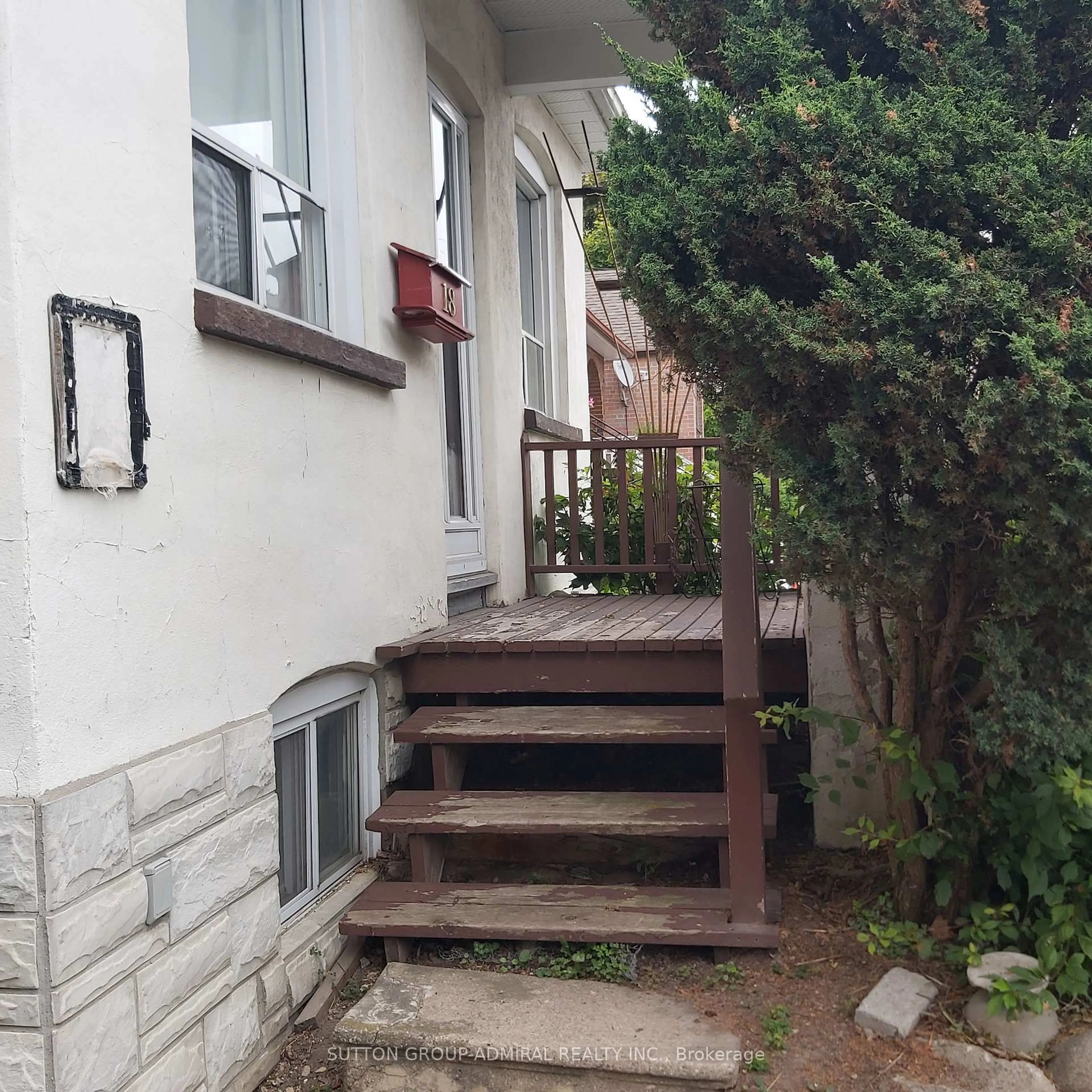 Unknown for 18 Preston Rd, Toronto Ontario M6E 1Y7
