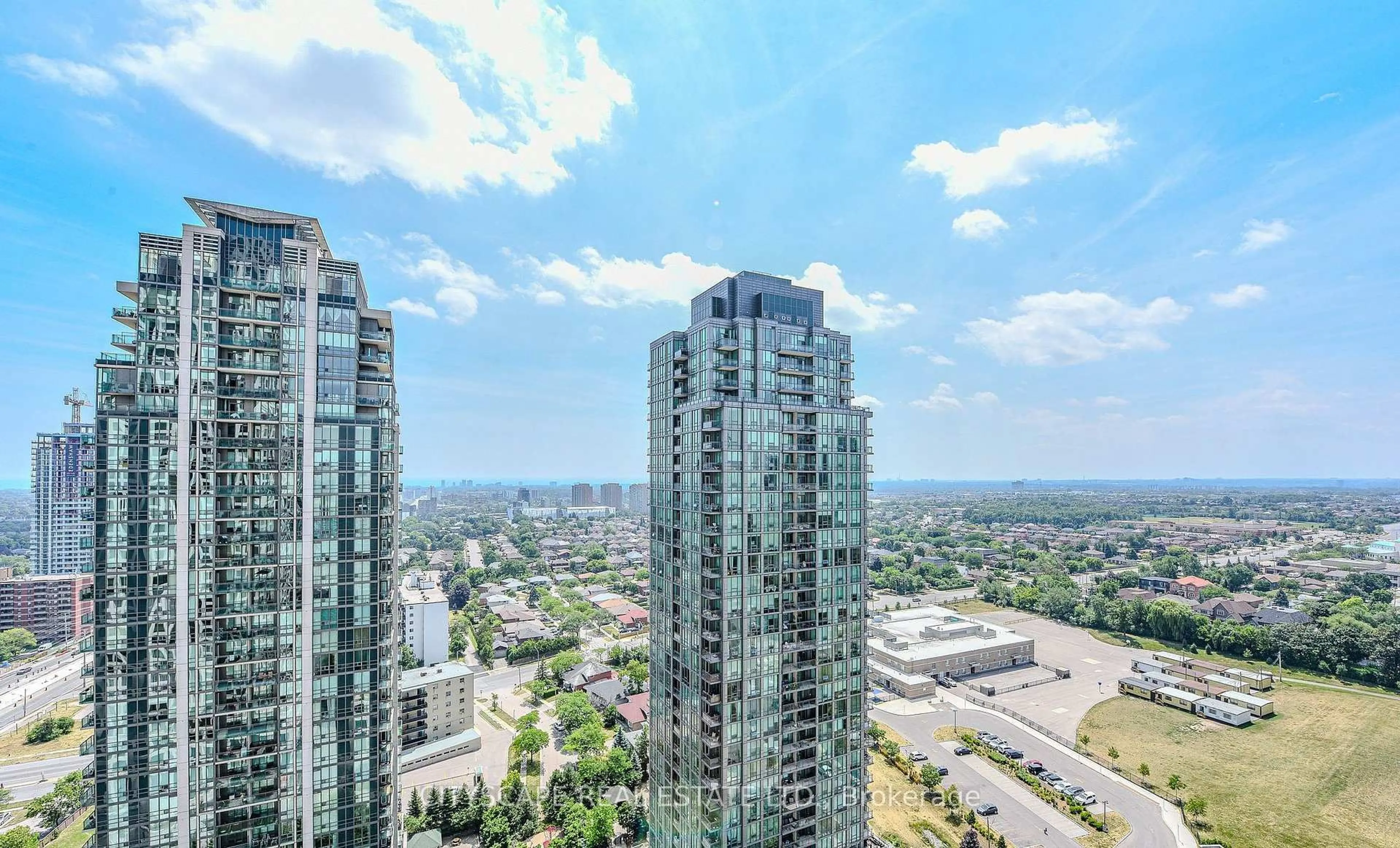 A pic from outside/outdoor area/front of a property/back of a property/a pic from drone, city buildings view from balcony for 36 Elm Dr #2505, Mississauga Ontario L5B 0N3