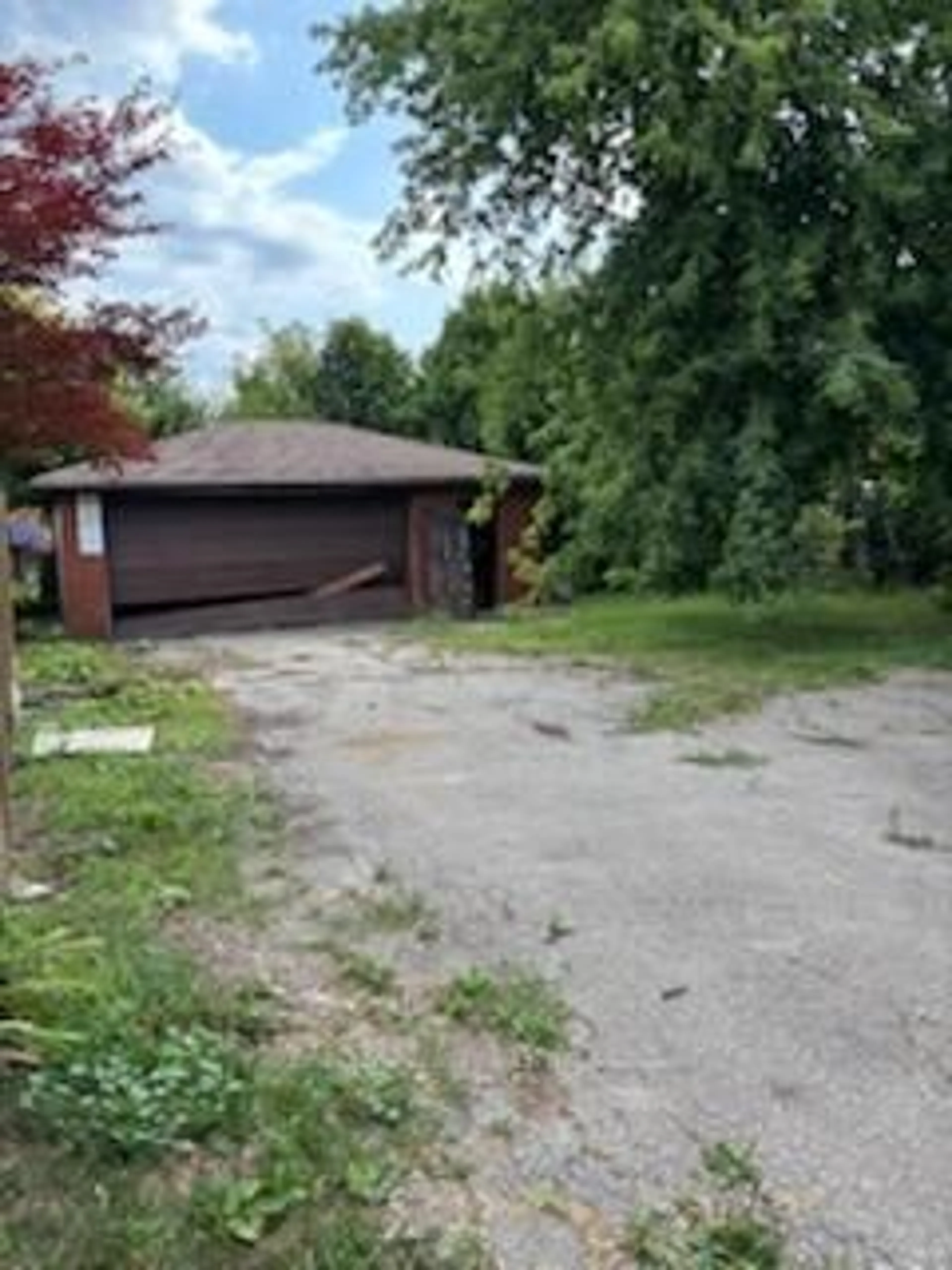 A pic from outside/outdoor area/front of a property/back of a property/a pic from drone, street for 171 Gamma St, Toronto Ontario M8W 4G3