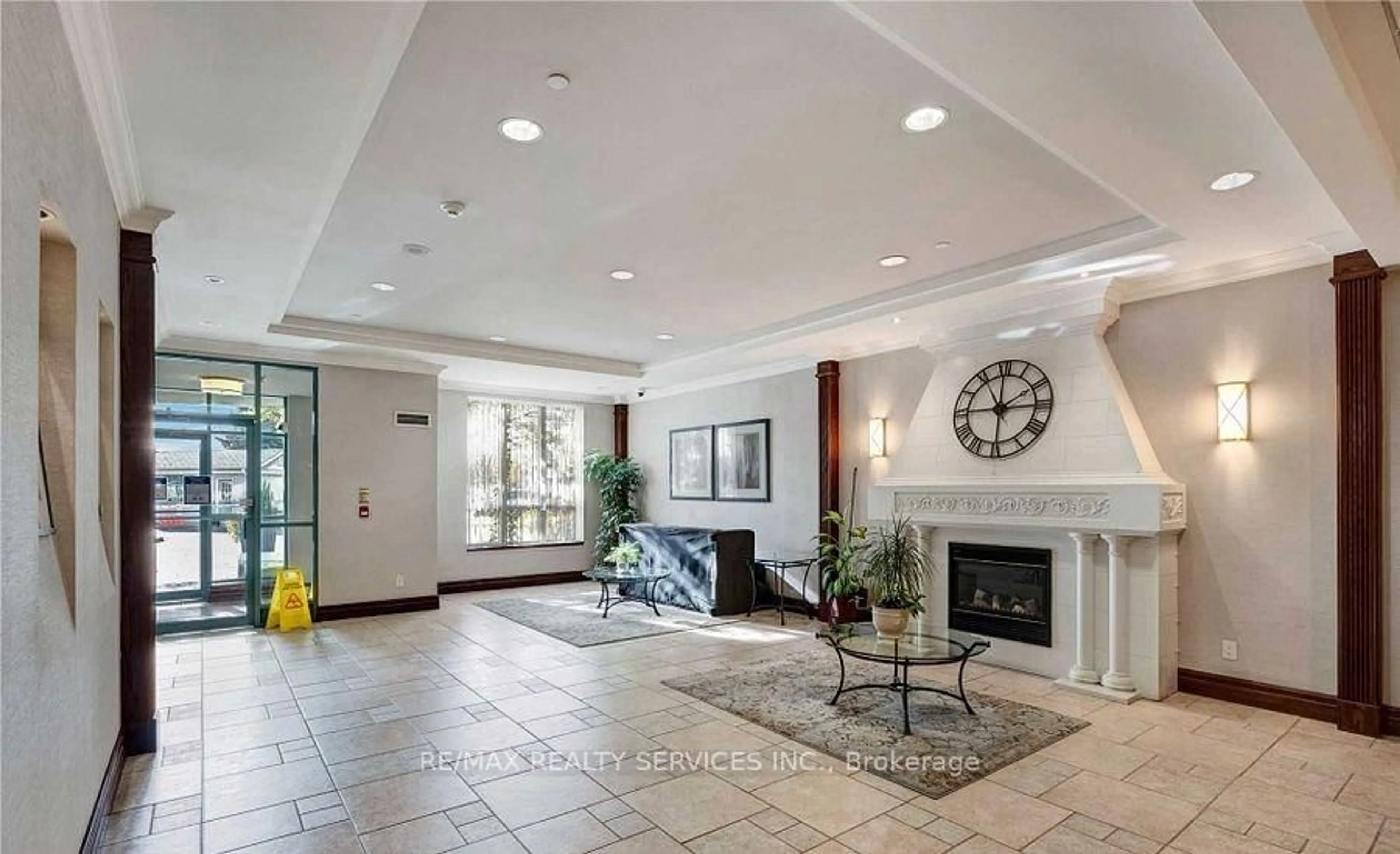 Lobby for 2545 Erin Centre Blvd #701, Mississauga Ontario L5M 6Z9