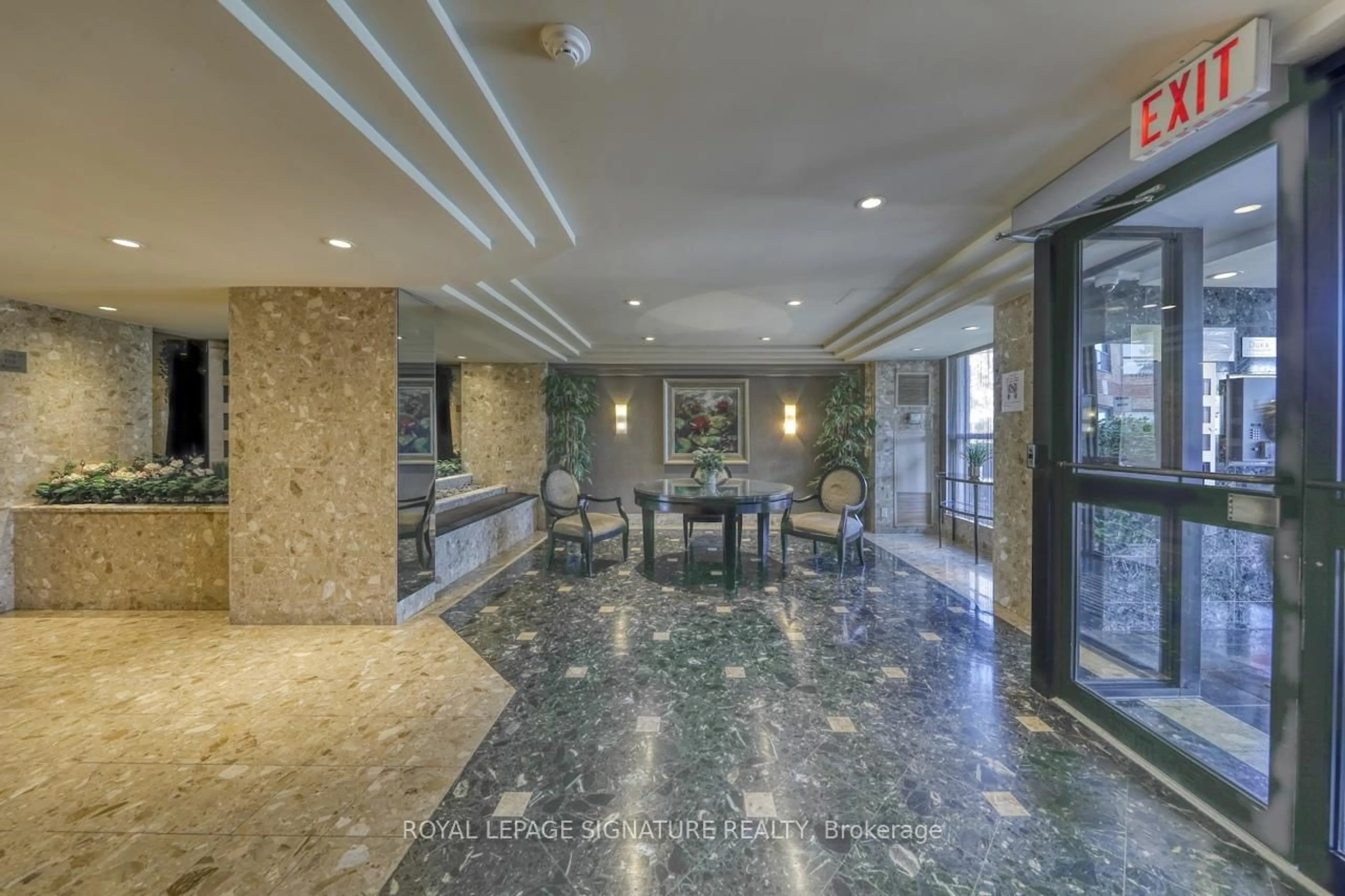 Lobby for 6 Humberline Dr #904, Toronto Ontario M9W 6X8