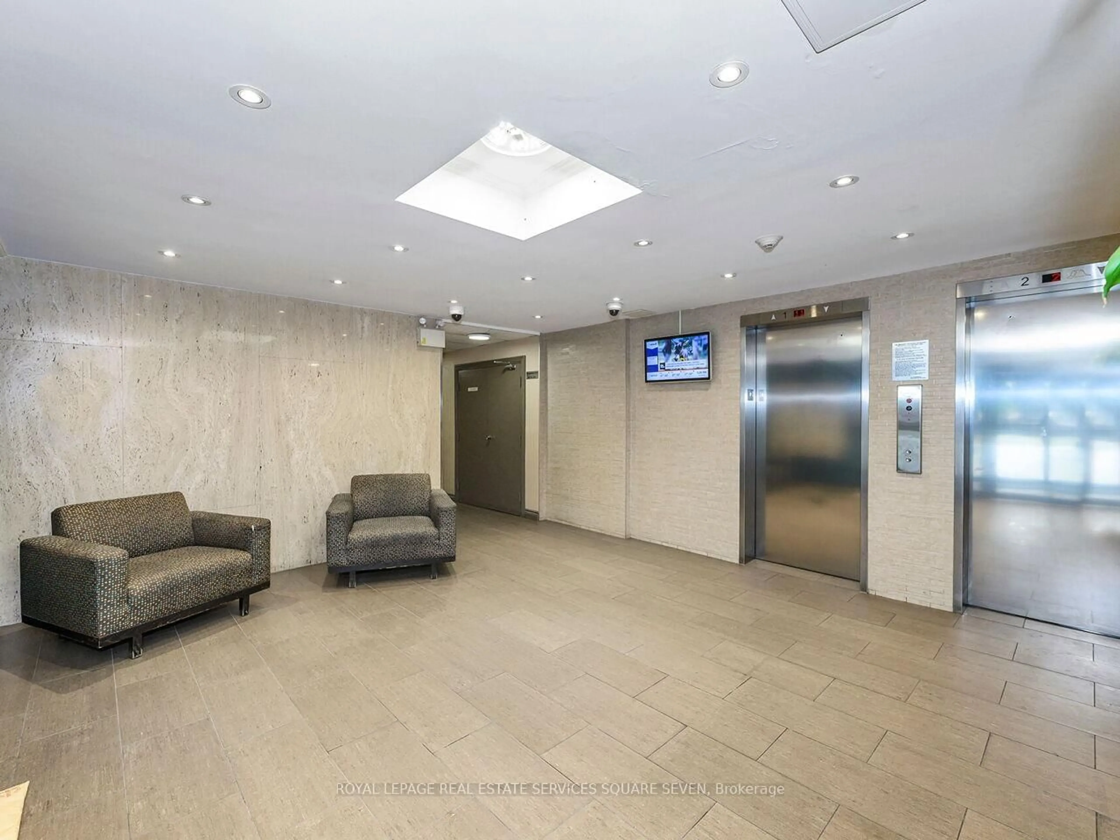 Lobby for 3120 Kirwin Ave #1109, Mississauga Ontario L5A 3R2
