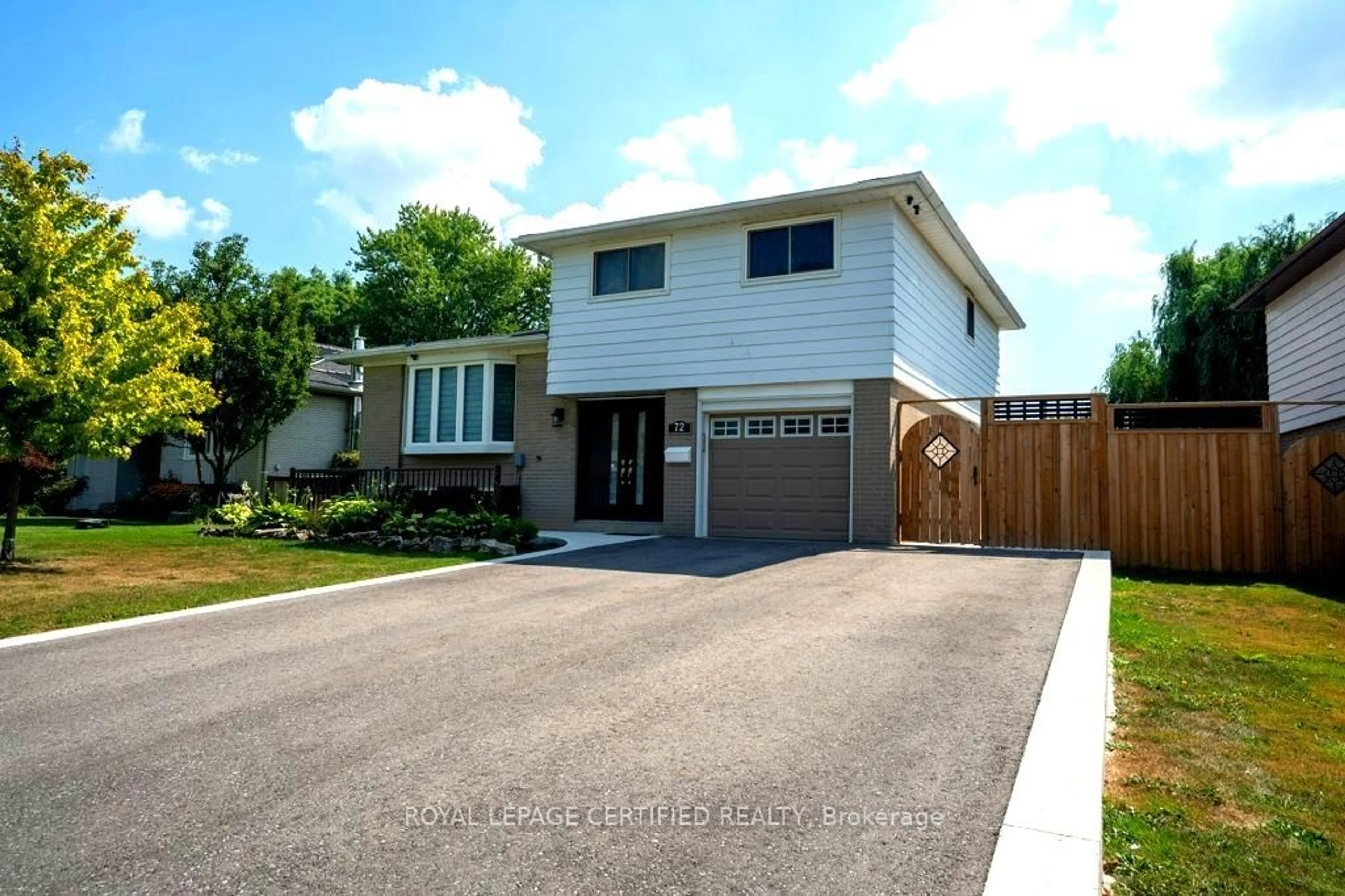 Home with vinyl exterior material, street for 72 Ferndale Cres, Brampton Ontario L6W 1E9