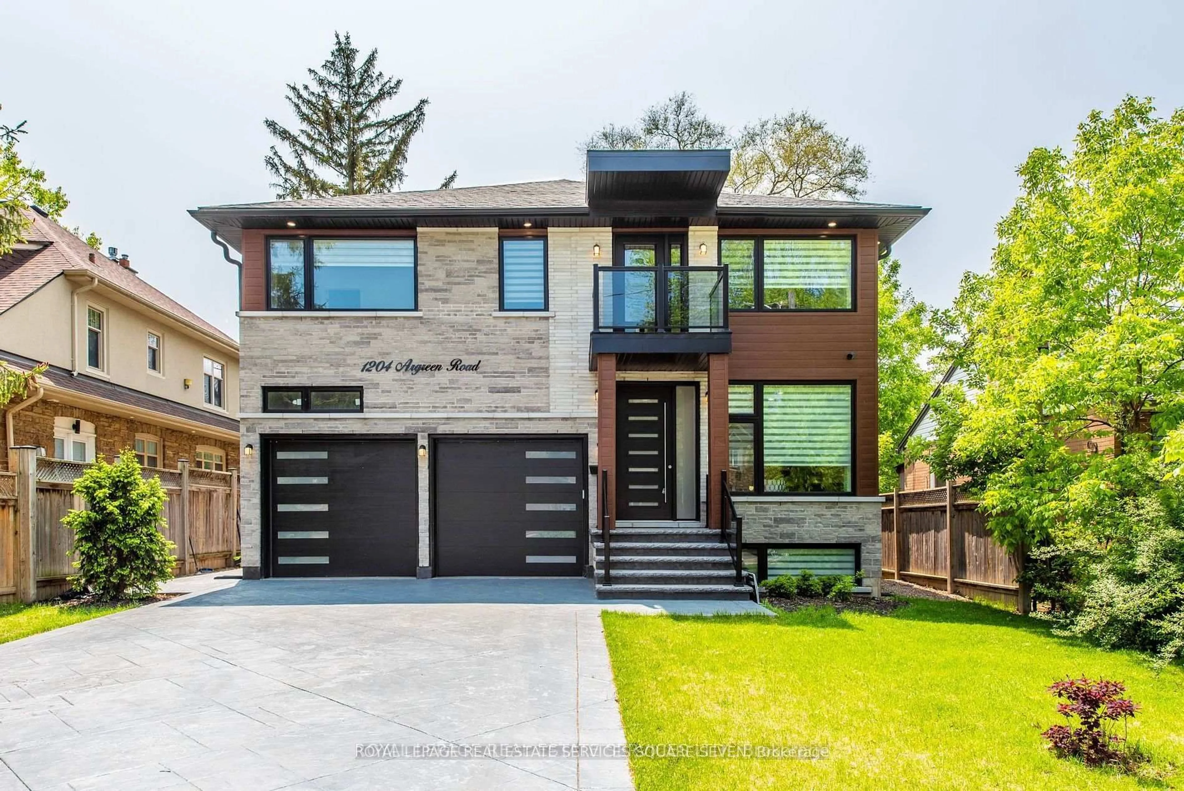 Home with brick exterior material, street for 1204 Argreen Rd, Mississauga Ontario L5G 3J3