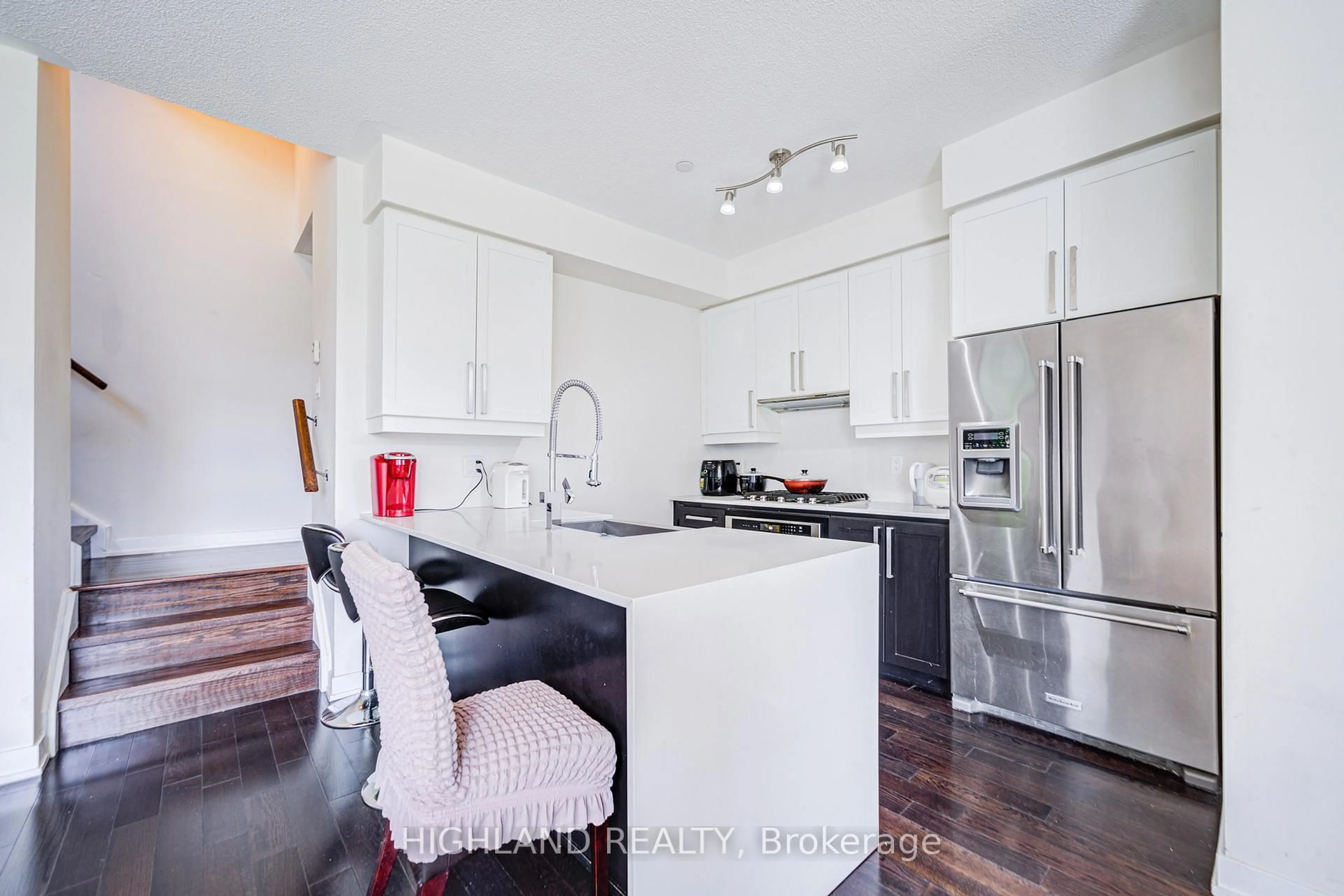 Open concept kitchen, unknown for 4030 Parkside Village Dr #7, Mississauga Ontario L5B 0K2