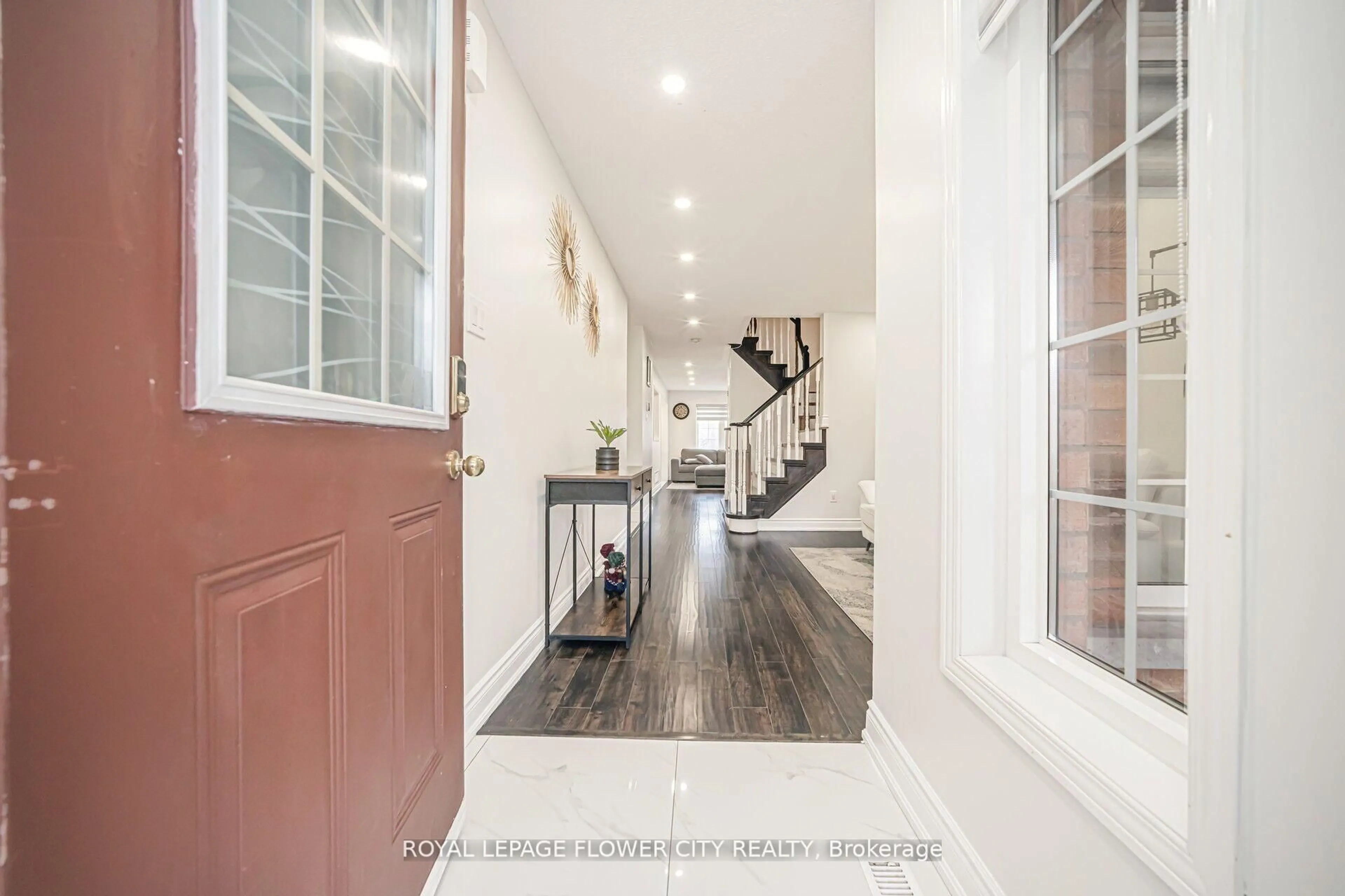 Indoor entryway for 23 Eagle Trace Dr, Brampton Ontario L6R 0M3