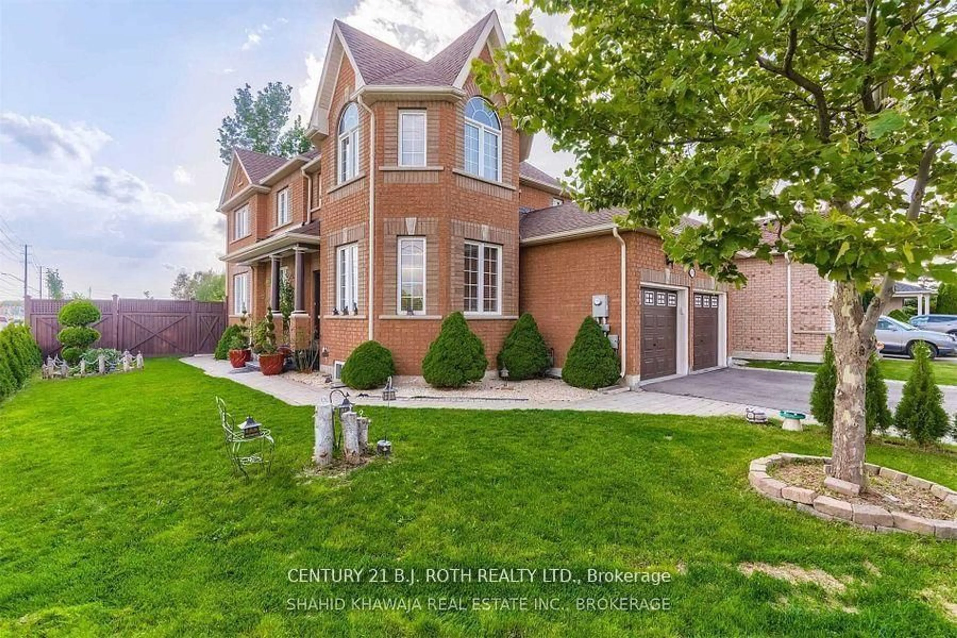 Home with brick exterior material, street for 1090 Trudeau Dr, Milton Ontario L9T 0A3