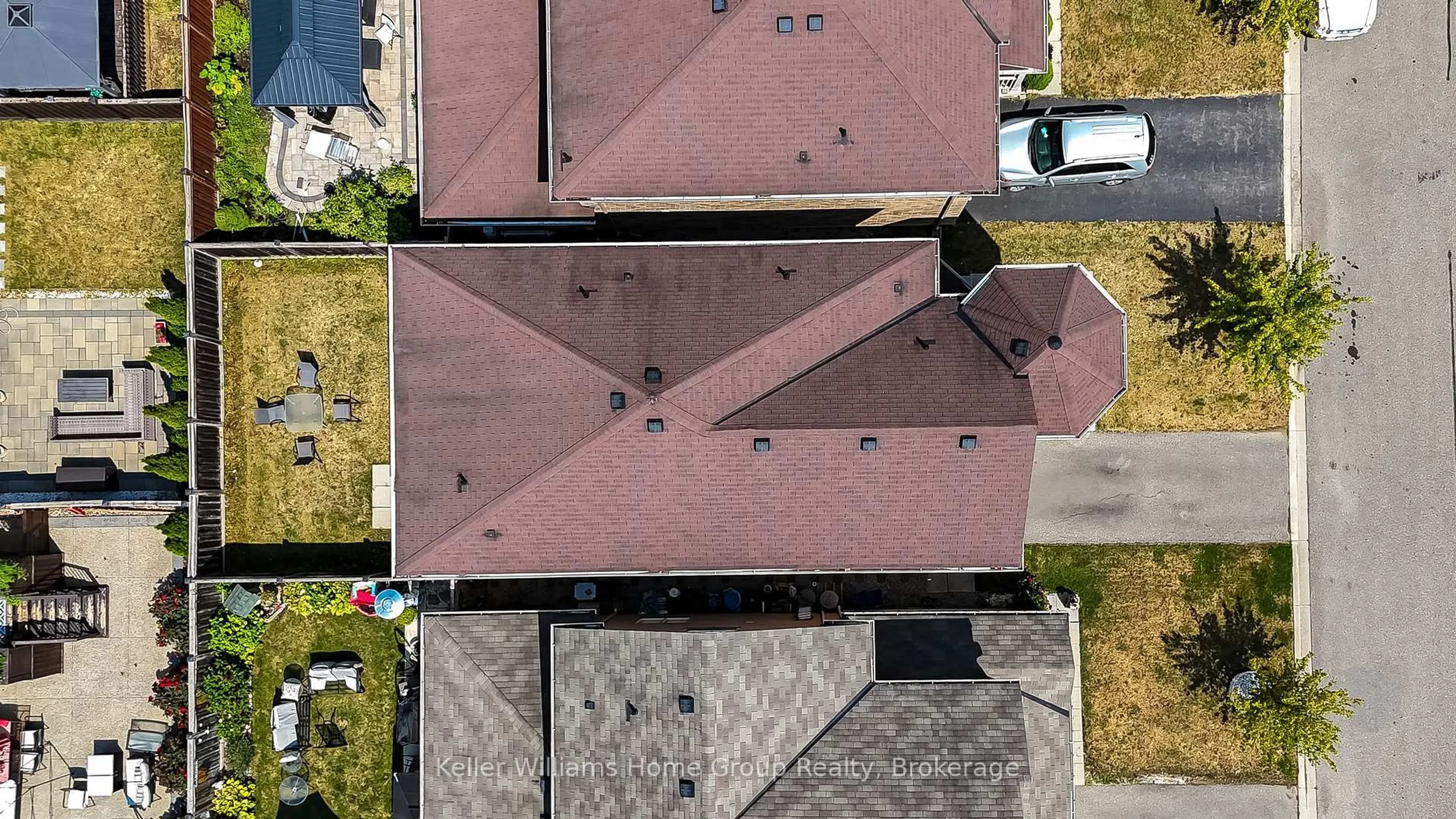 A pic from outside/outdoor area/front of a property/back of a property/a pic from drone, street for 435 Pozbou Cres, Milton Ontario L9T 8H8