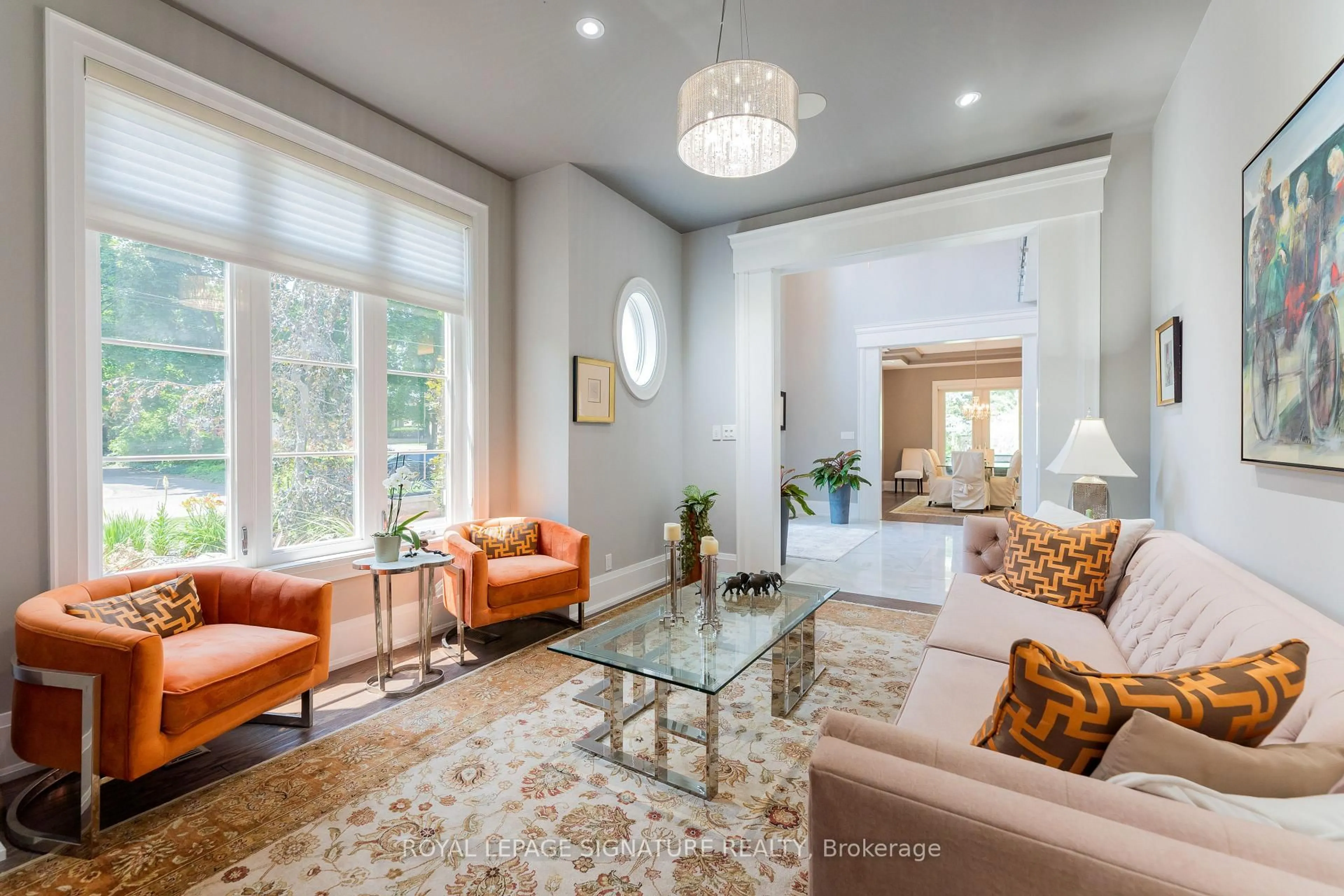 Living room with furniture, unknown for 1449 Crescent Rd, Mississauga Ontario L5H 1P5