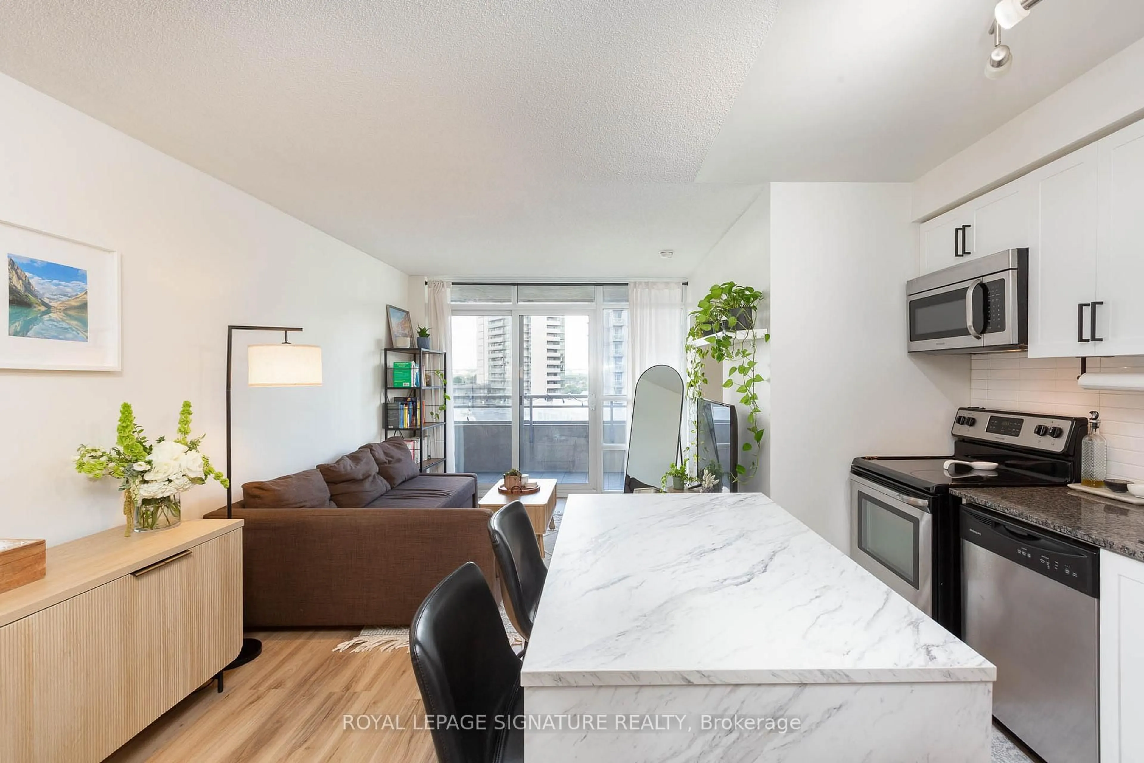 Unknown for 38 Joe Shuster Way #1323, Toronto Ontario M6K 0A5