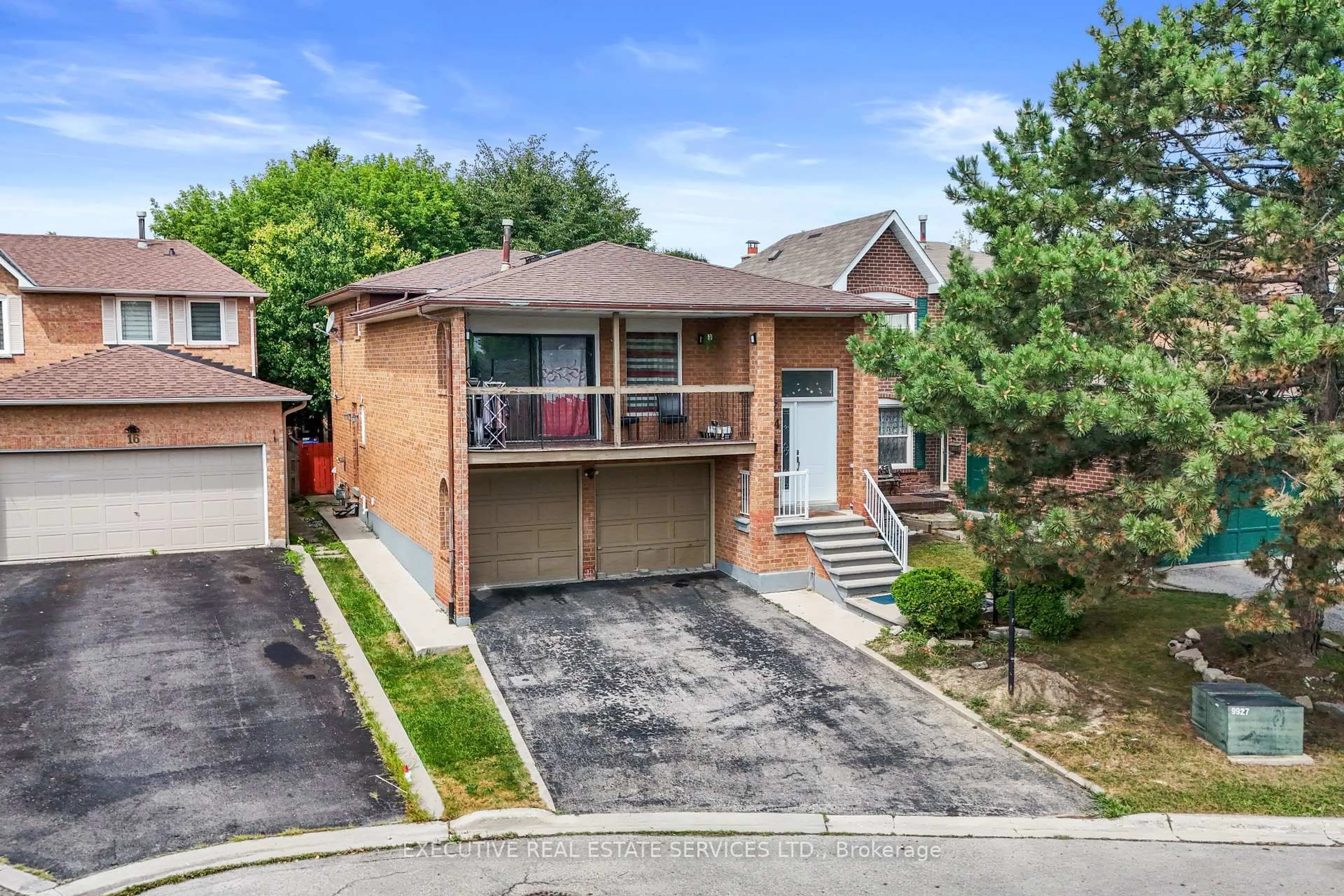 Home with brick exterior material, street for 14 Albermarle Crt, Brampton Ontario L6Z 1R4