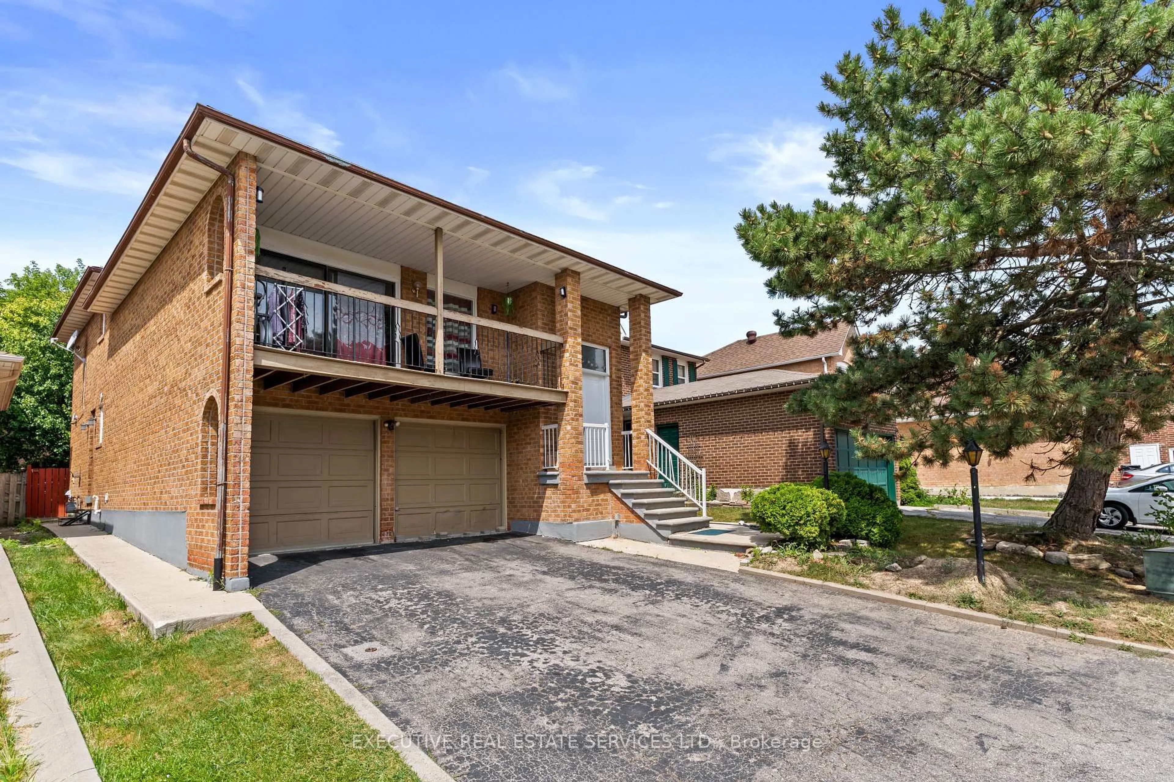 Home with brick exterior material, street for 14 Albermarle Crt, Brampton Ontario L6Z 1R4