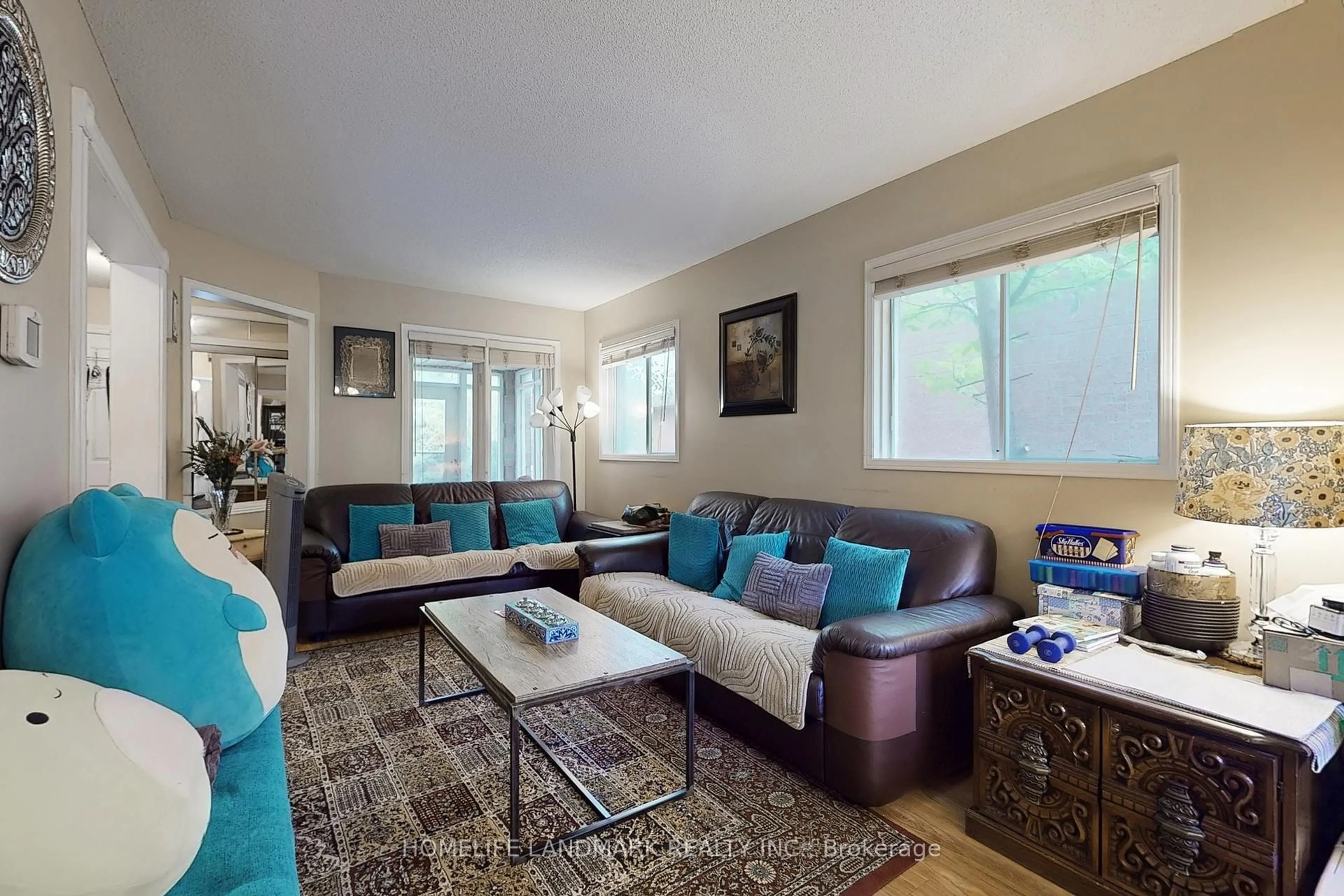 Living room with furniture, unknown for 5467 Bullrush Dr, Mississauga Ontario L5V 1Z1
