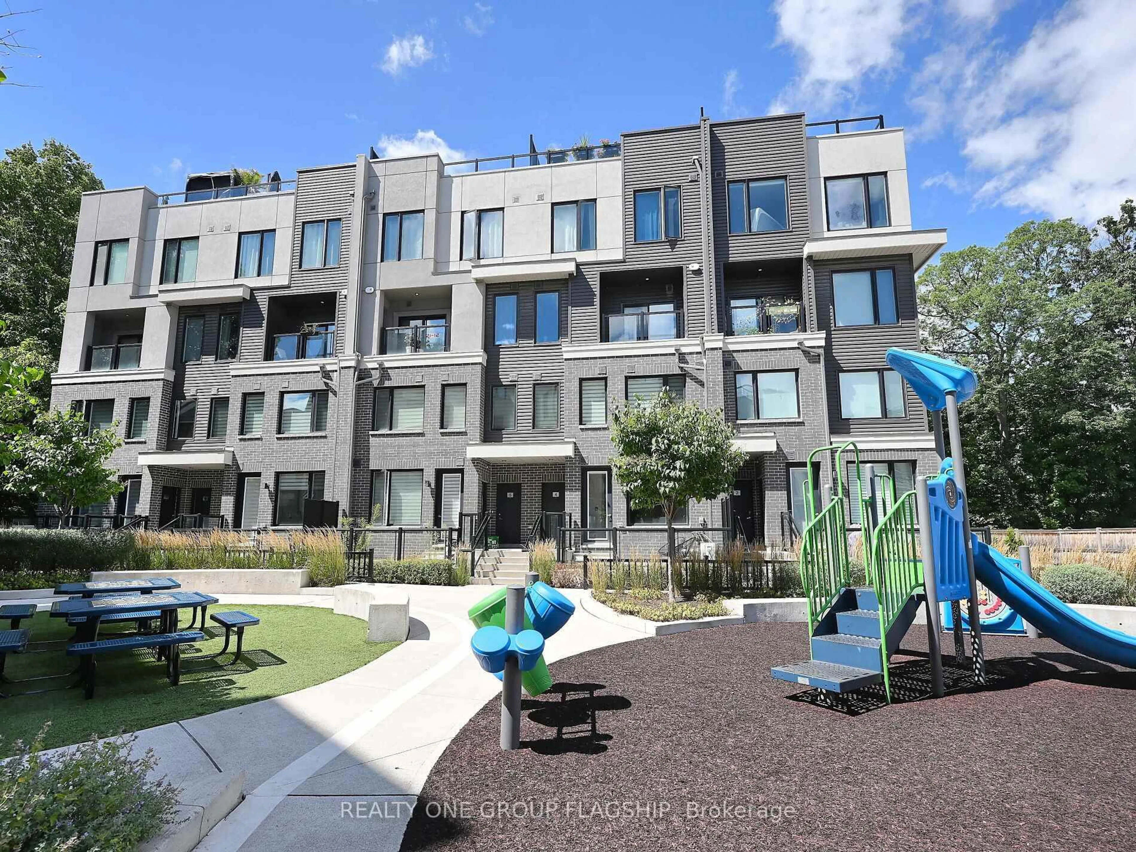 Patio, unknown for 3492 Widdicombe Way #3, Mississauga Ontario L5L 0B9