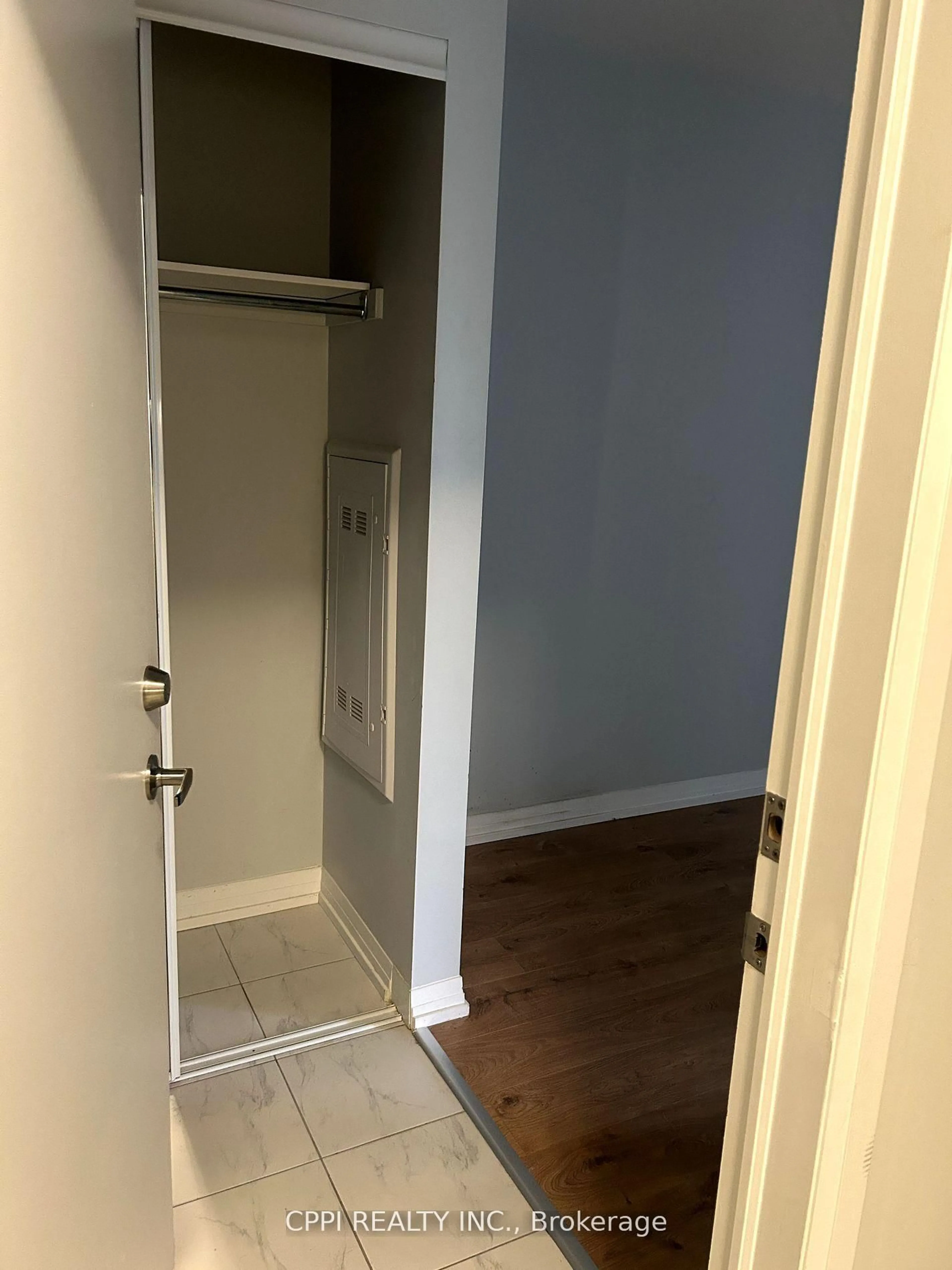 A pic of a room for 402 The East Mall Dr #318, Toronto Ontario M9B 3Z9