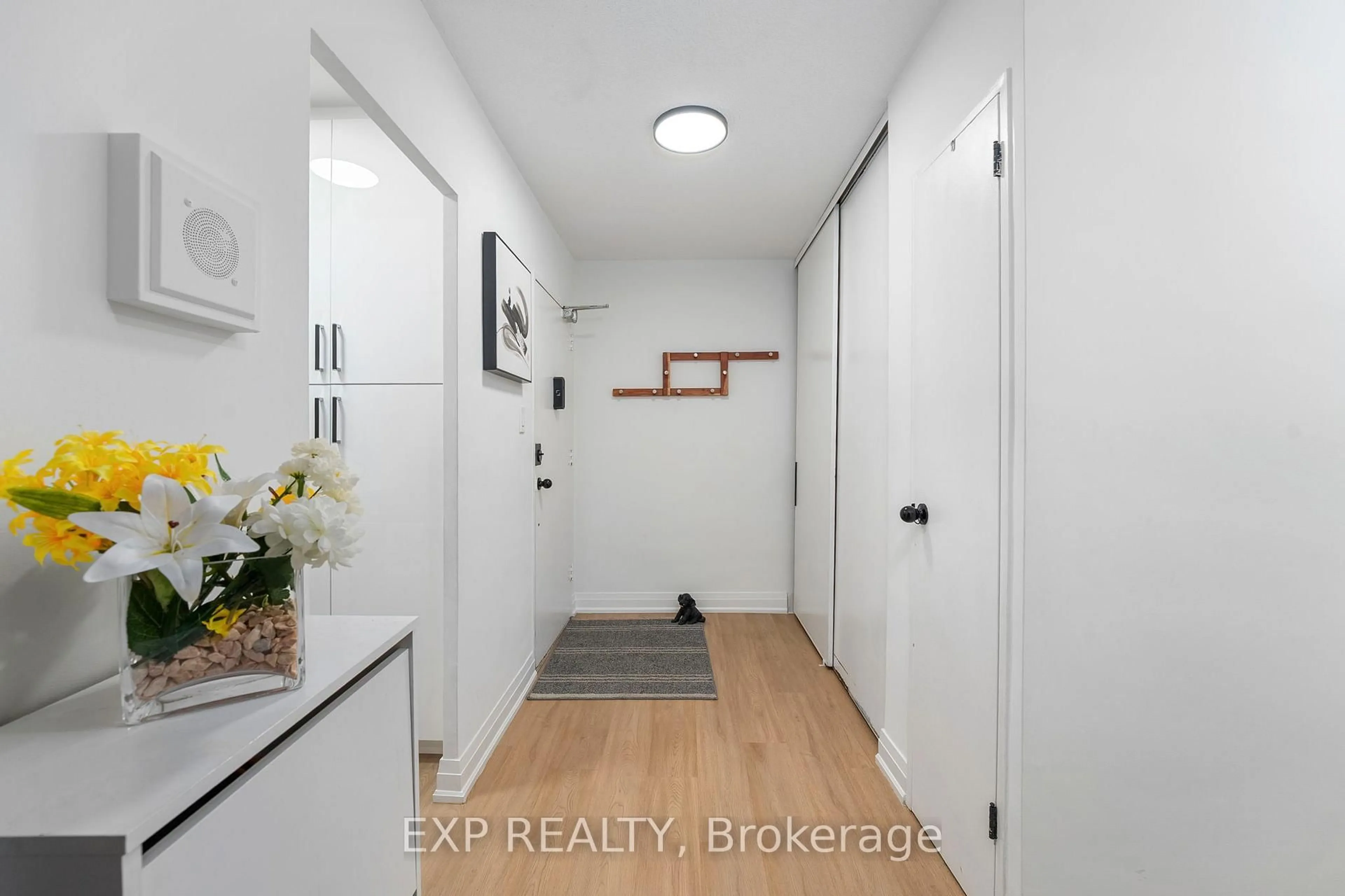 Indoor entryway for 85 Emmett Ave #312, Toronto Ontario M6M 5A2
