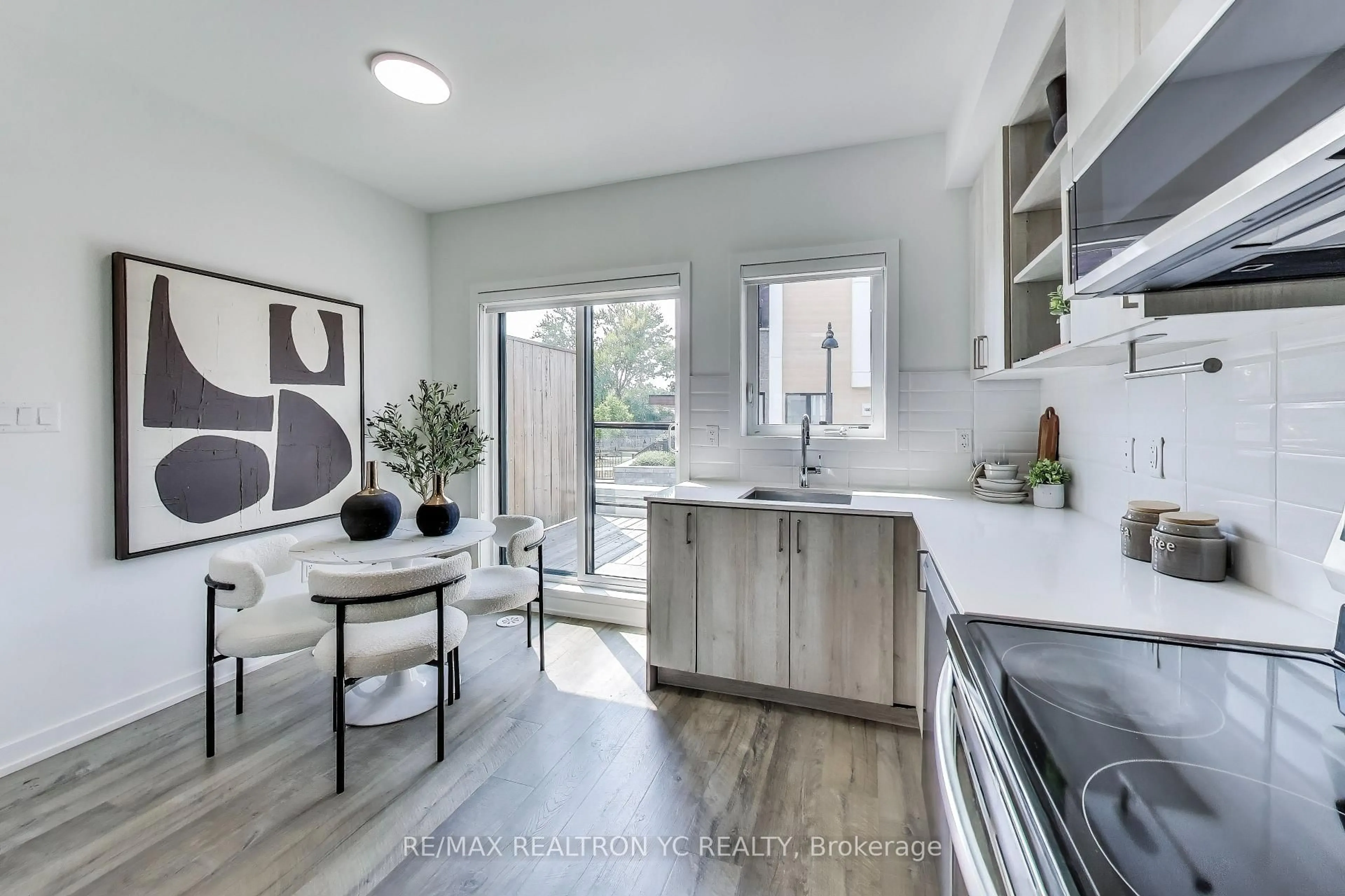 Open concept kitchen, ceramic/tile floor for 175 Downsview Park Blvd, Toronto Ontario M3K 0C8