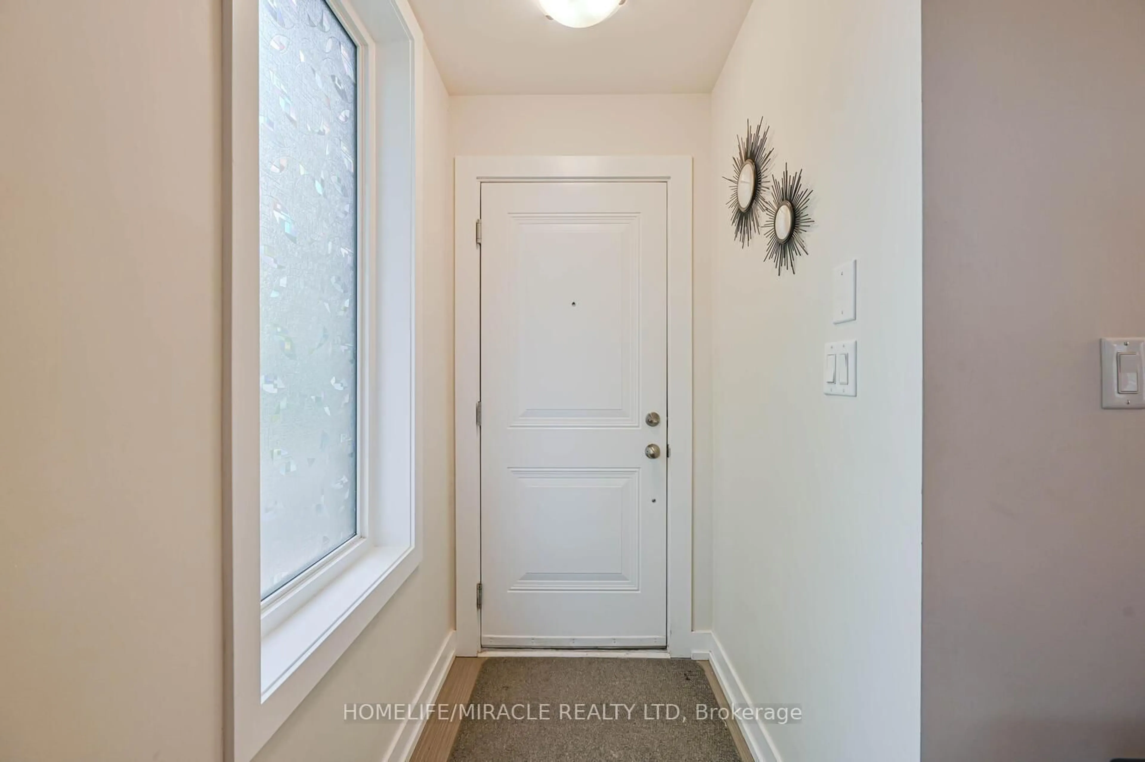 Indoor entryway for 256 ROYAL YORK Rd #114, Toronto Ontario M8V 1Y8