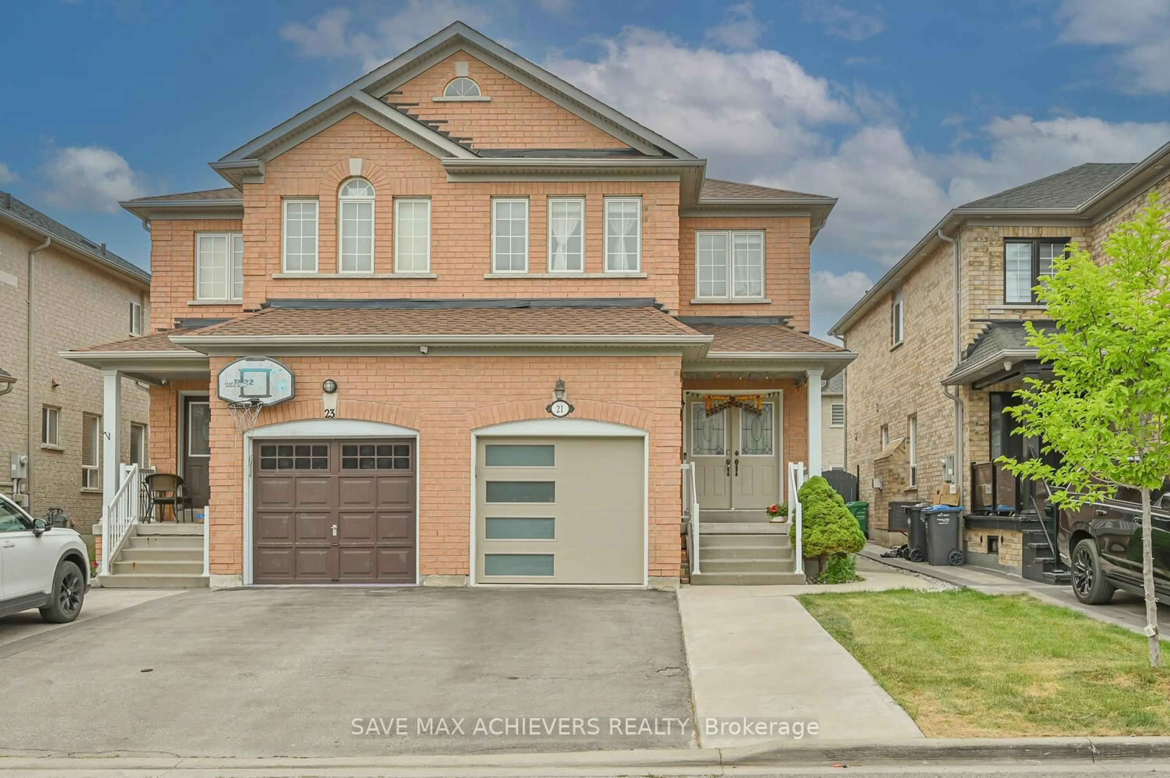 Home with brick exterior material, street for 21 Riverplace Cres, Brampton Ontario L6P 2N2