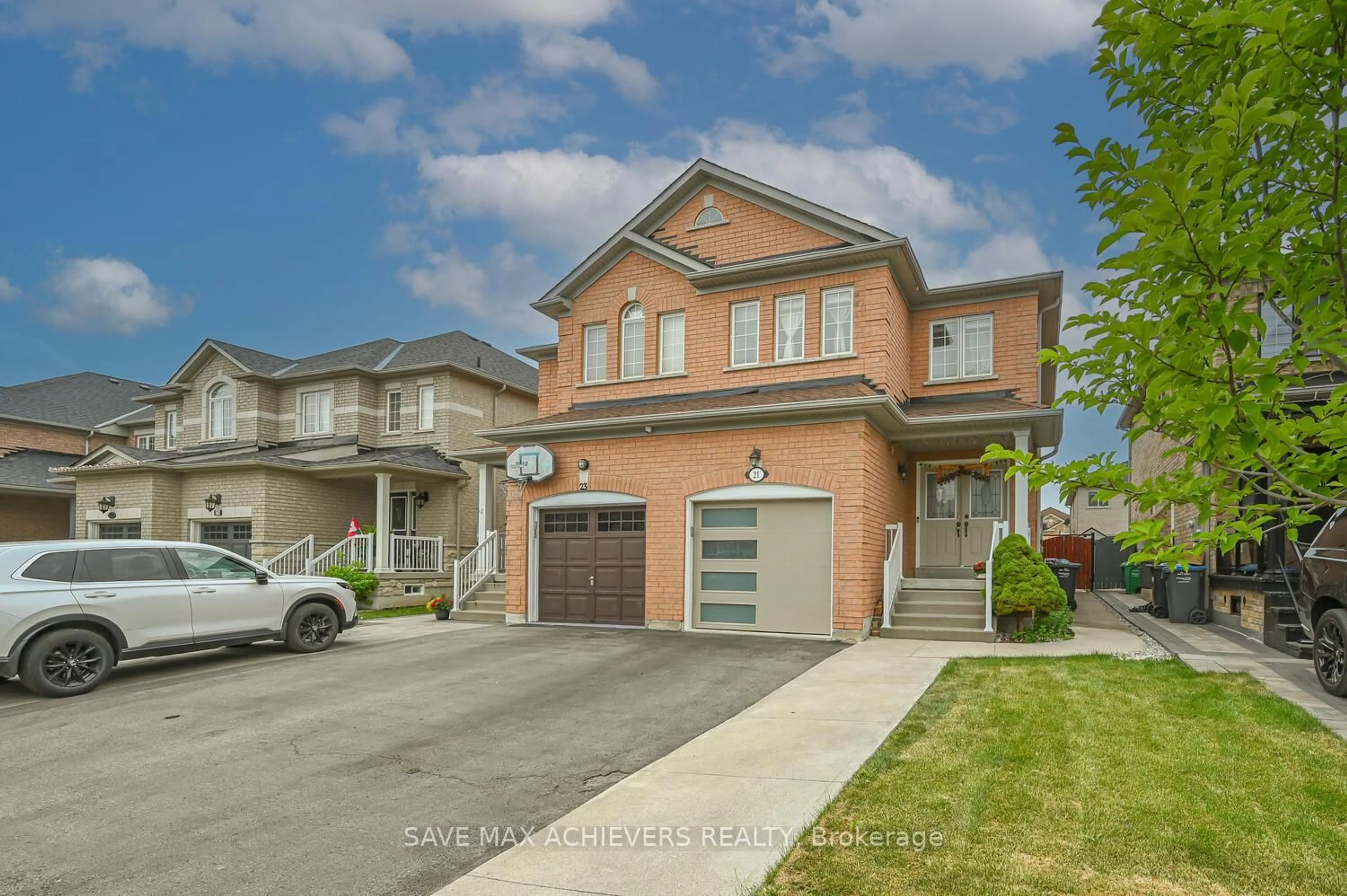 Home with brick exterior material, street for 21 Riverplace Cres, Brampton Ontario L6P 2N2