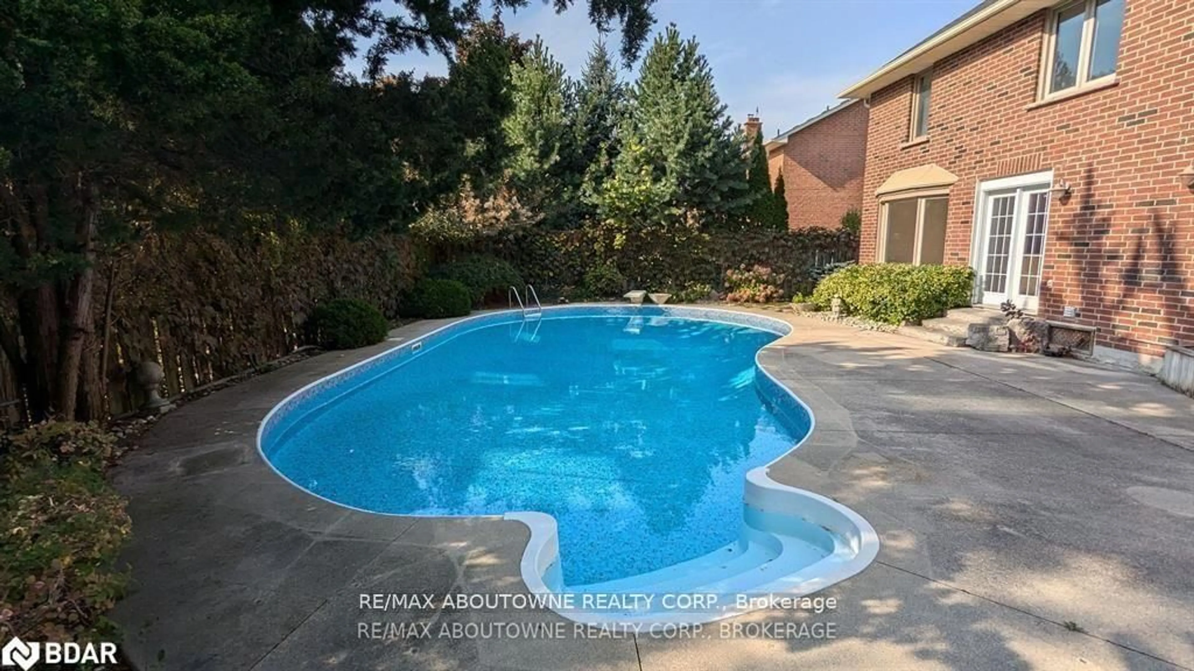 Pool for 398 Barclay Cres, Oakville Ontario L6J 6H9