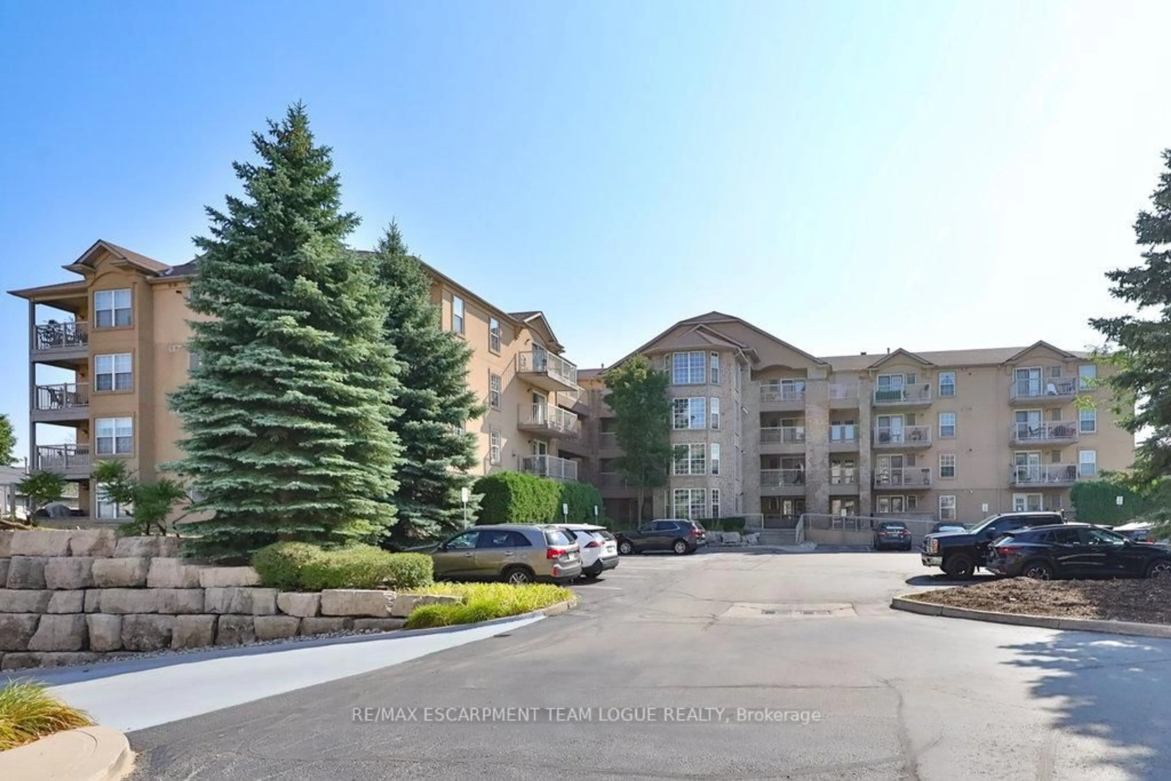 Patio, mountain view for 1820 Walker's Line #411, Burlington Ontario L7M 4V4