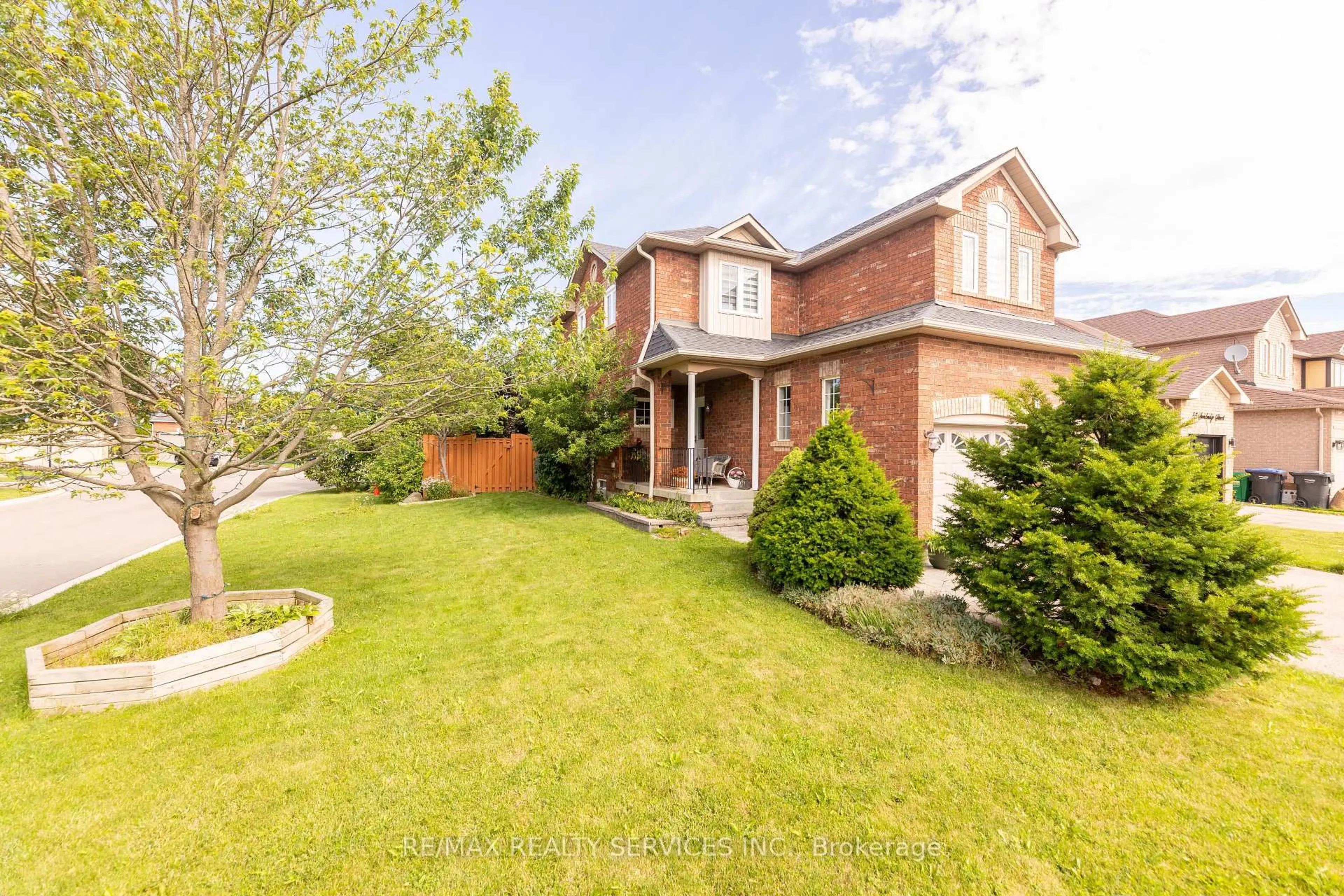 Home with brick exterior material, street for 1 Daisy Crt, Brampton Ontario L7A 1J8