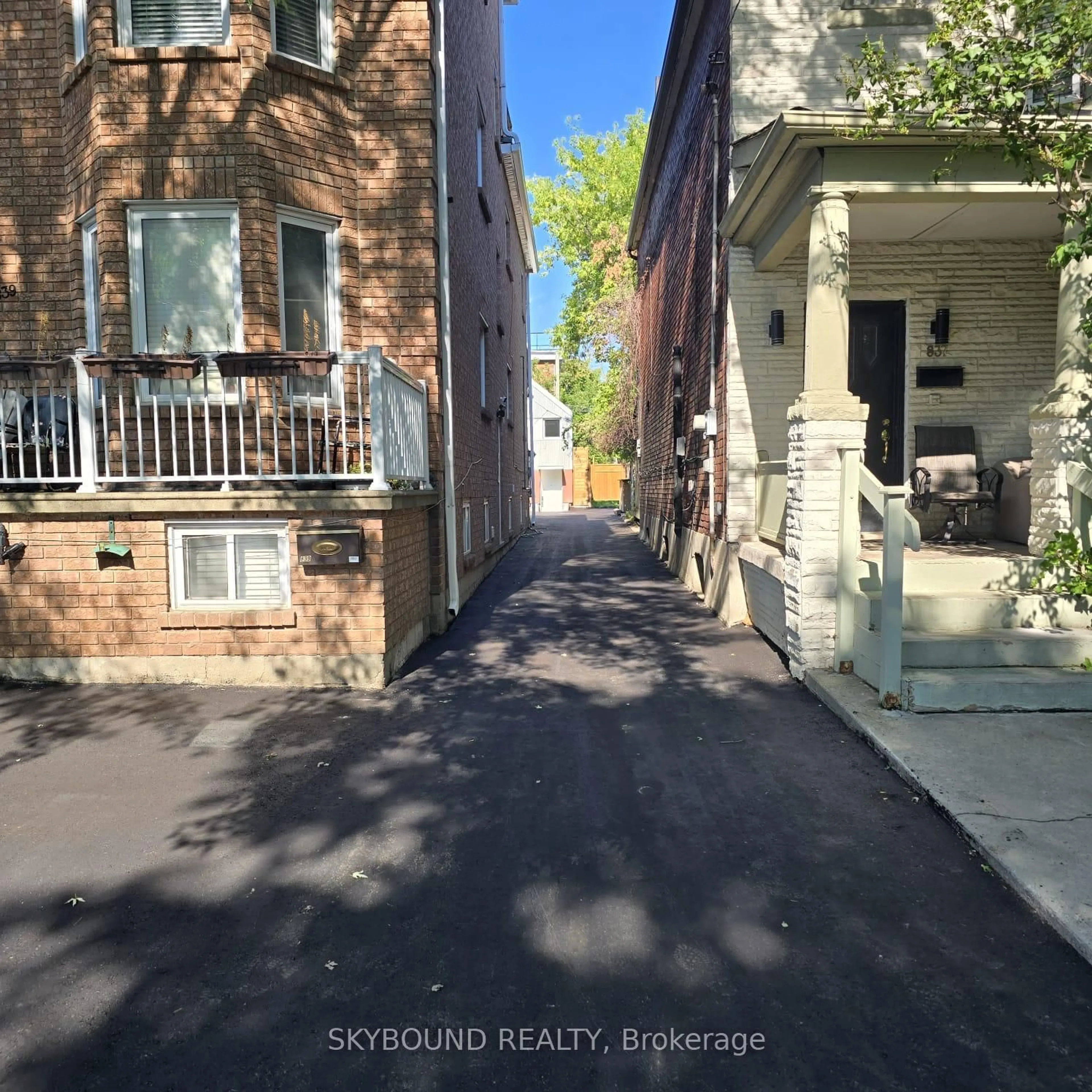 Unknown for 837 Gladstone Ave, Toronto Ontario M6H 3J7