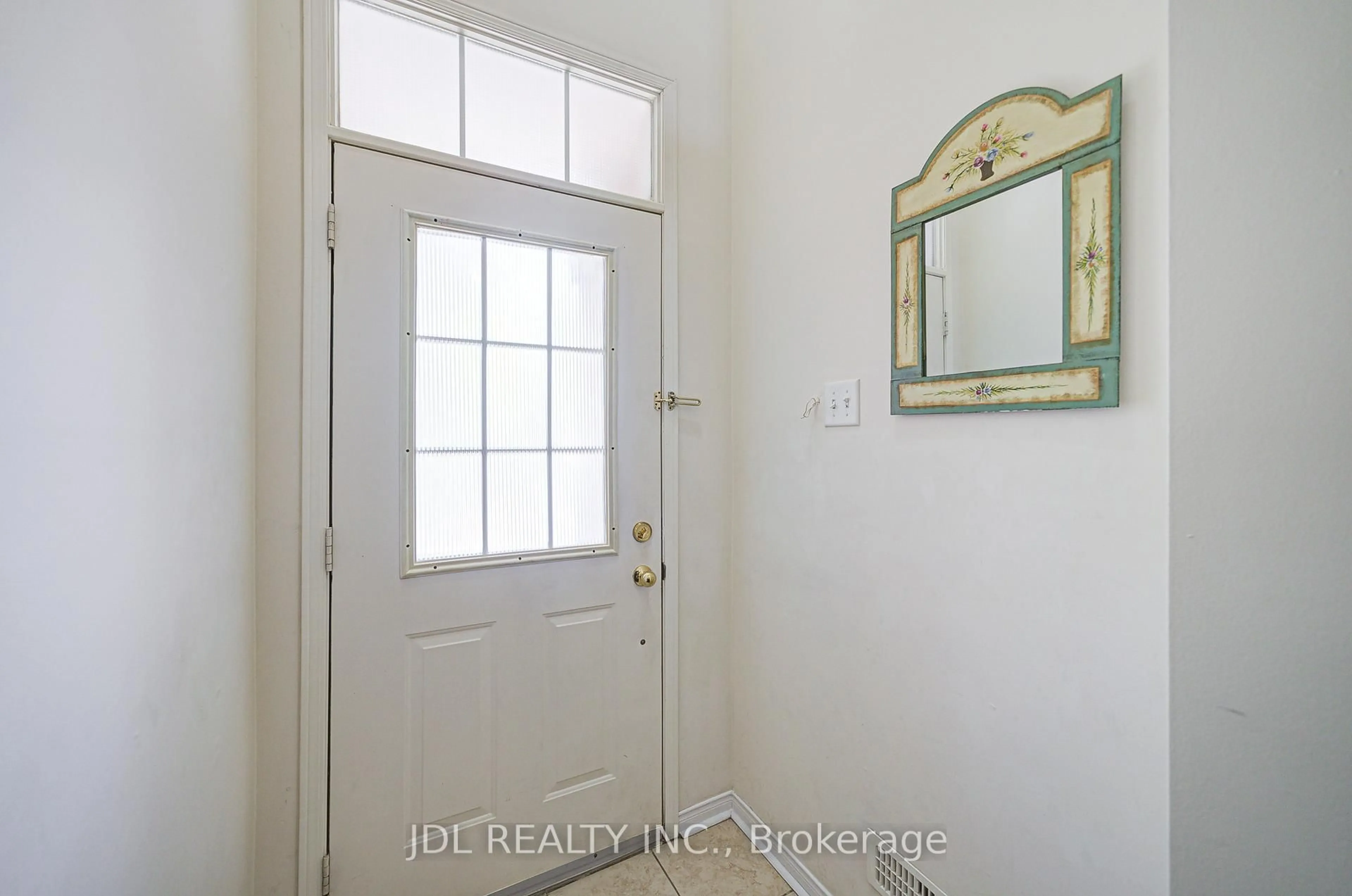 Indoor entryway for 4950 Albina Way #81, Mississauga Ontario L4Z 4J5