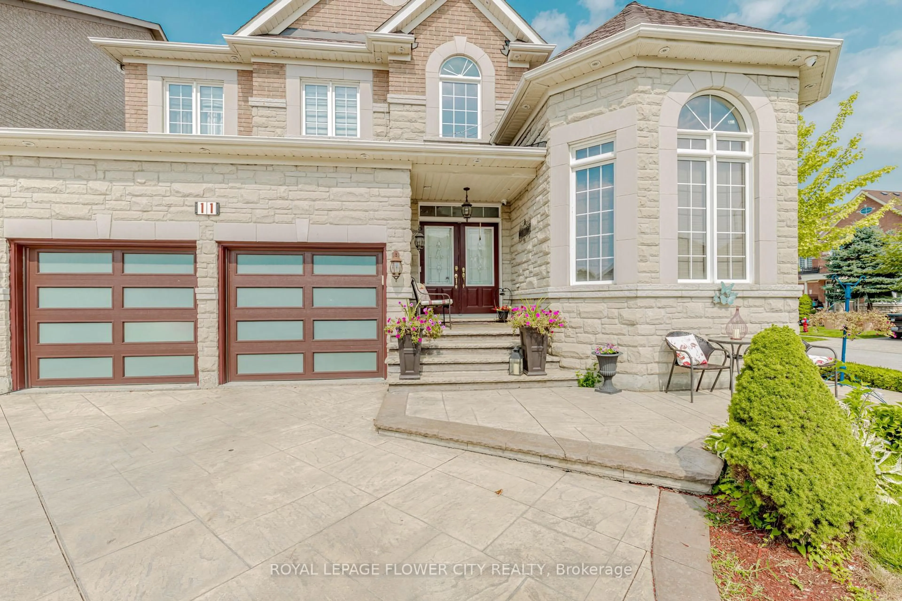 Home with brick exterior material, street for 11 Vintonridge Dr, Brampton Ontario L6P 2T8
