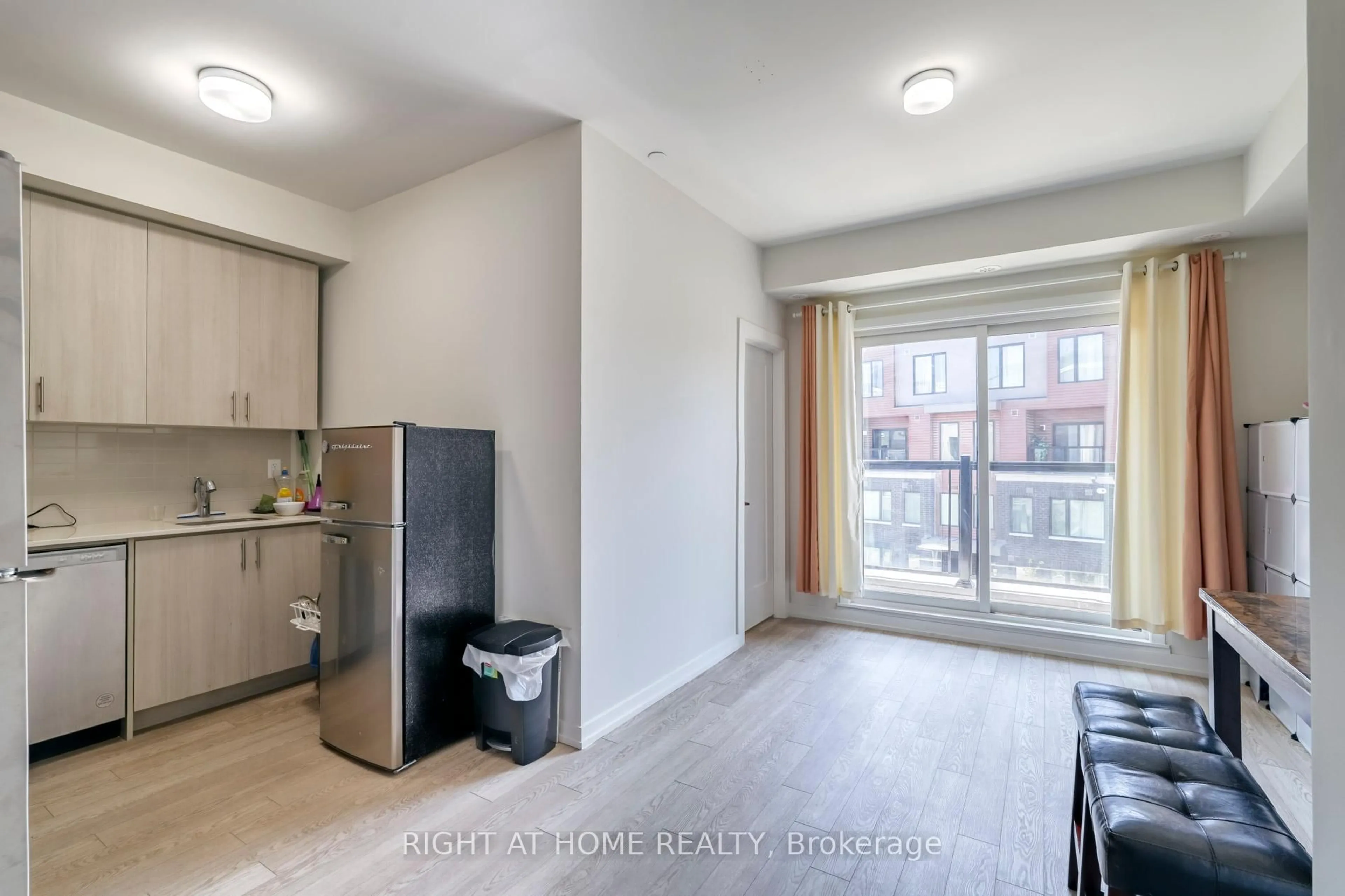 A pic of a room for 3540 Colonial Dr #7, Mississauga Ontario L5L 0C1